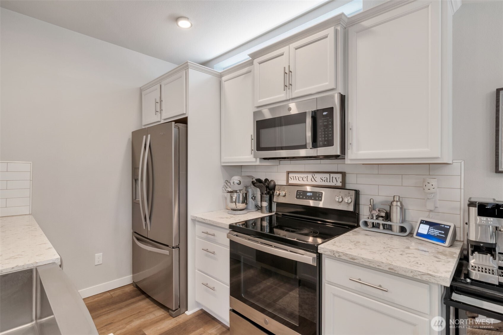 330 Raybird Avenue Property Photo 12