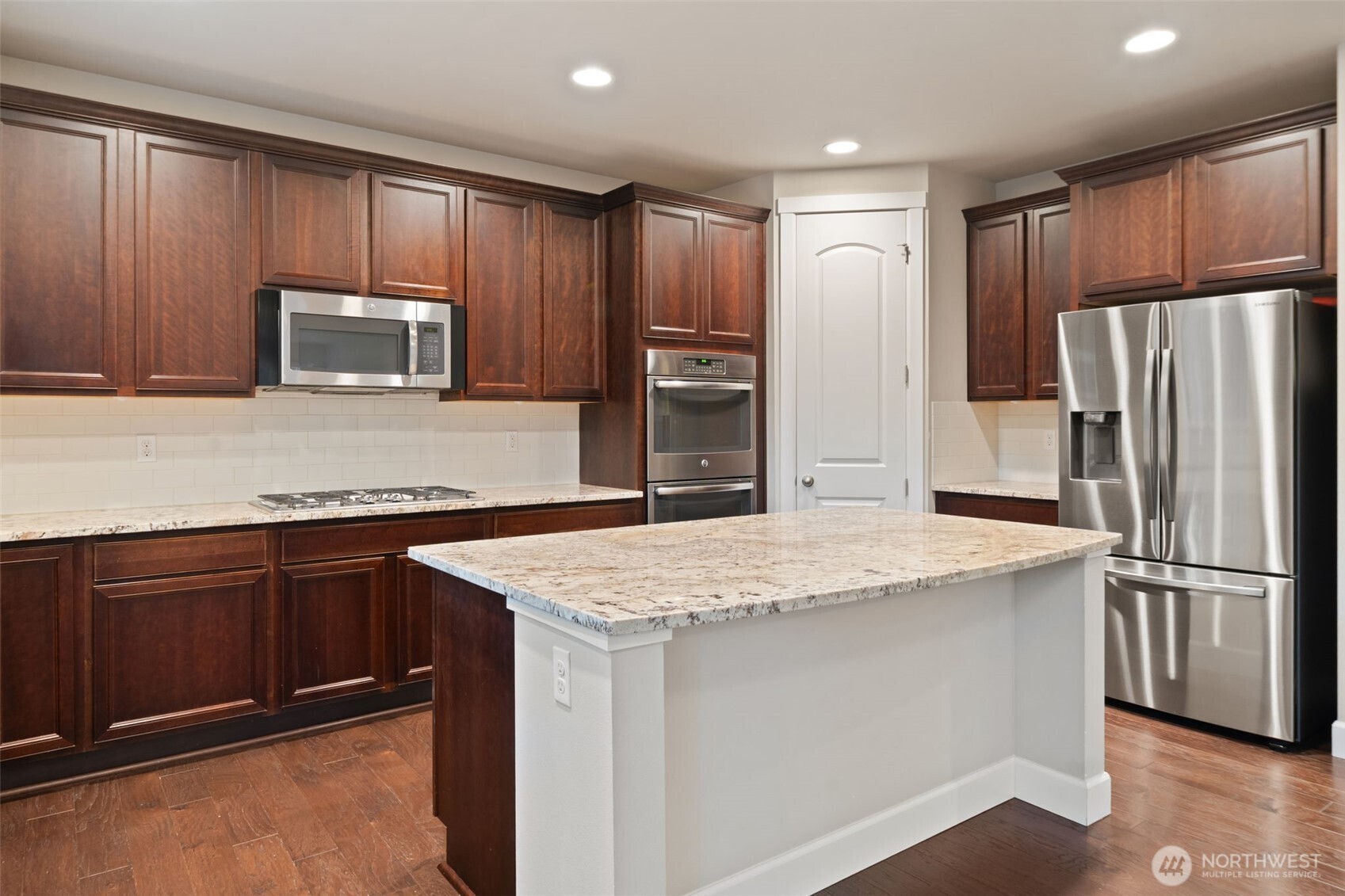 11320 Taylor Place Property Photo 18