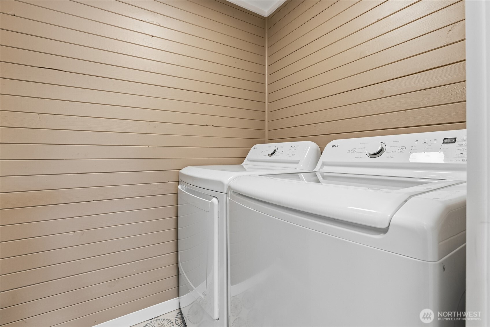 6911 Olive Avenue Property Photo 16