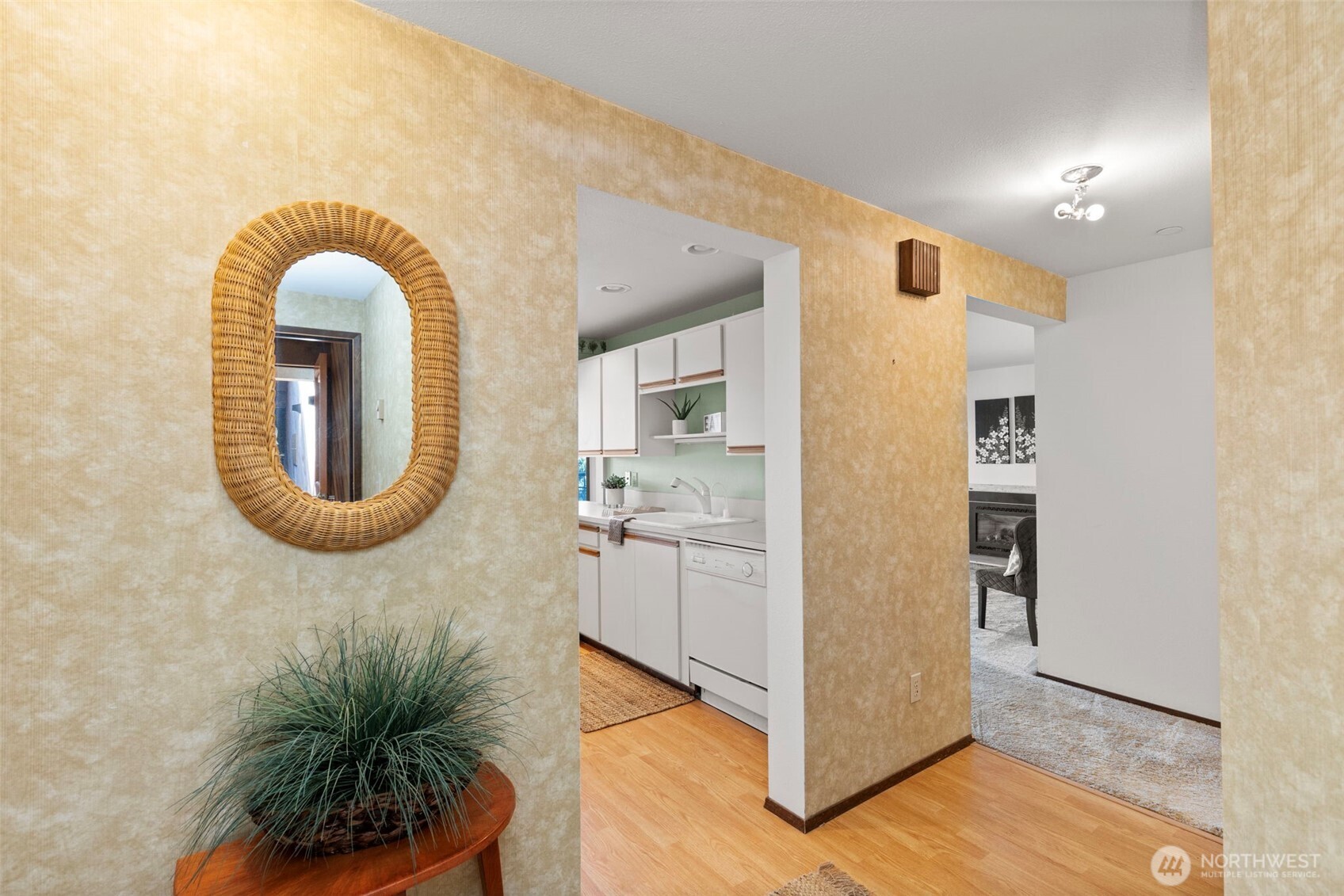 923 Pershing Avenue 205 Property Photo 6