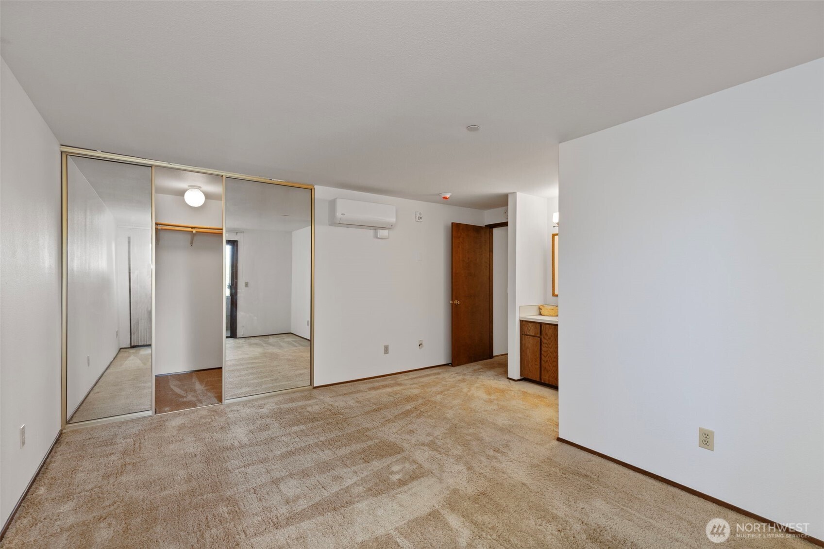 923 Pershing Avenue 205 Property Photo 17