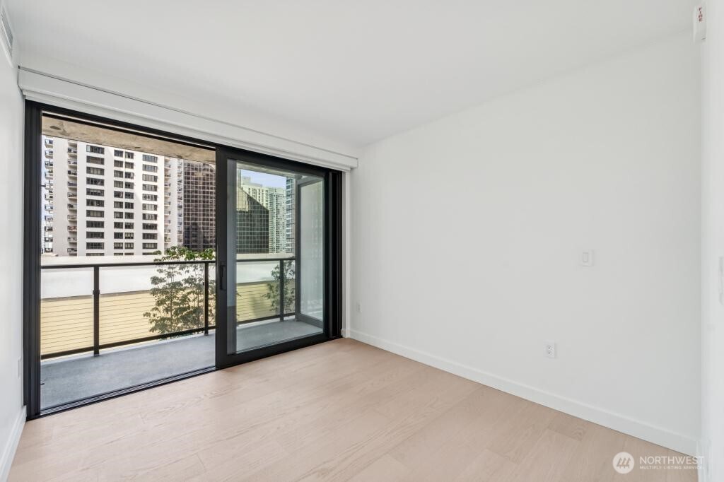 300 Virginia Street 812 Property Photo 11