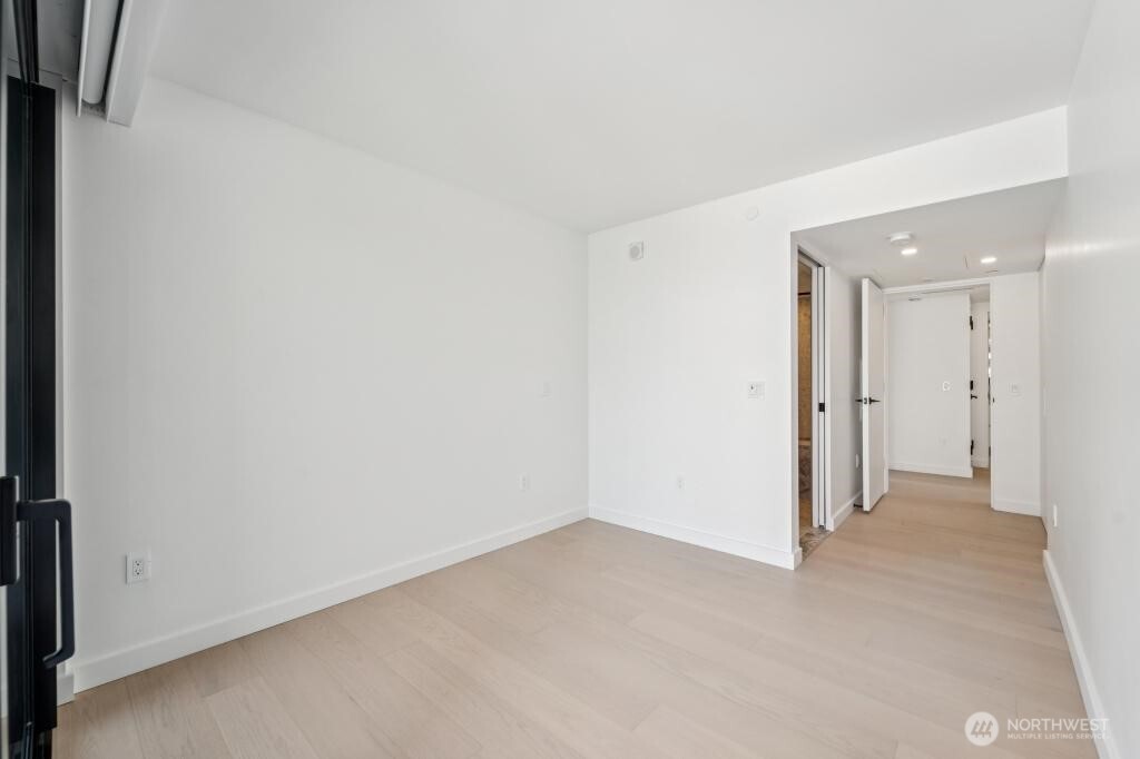 300 Virginia Street 812 Property Photo 12