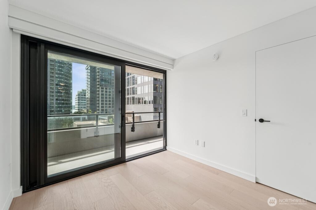 300 Virginia Street 812 Property Photo 17