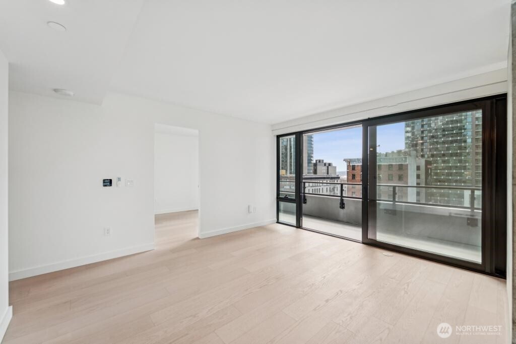300 Virginia Street 812 Property Photo 18
