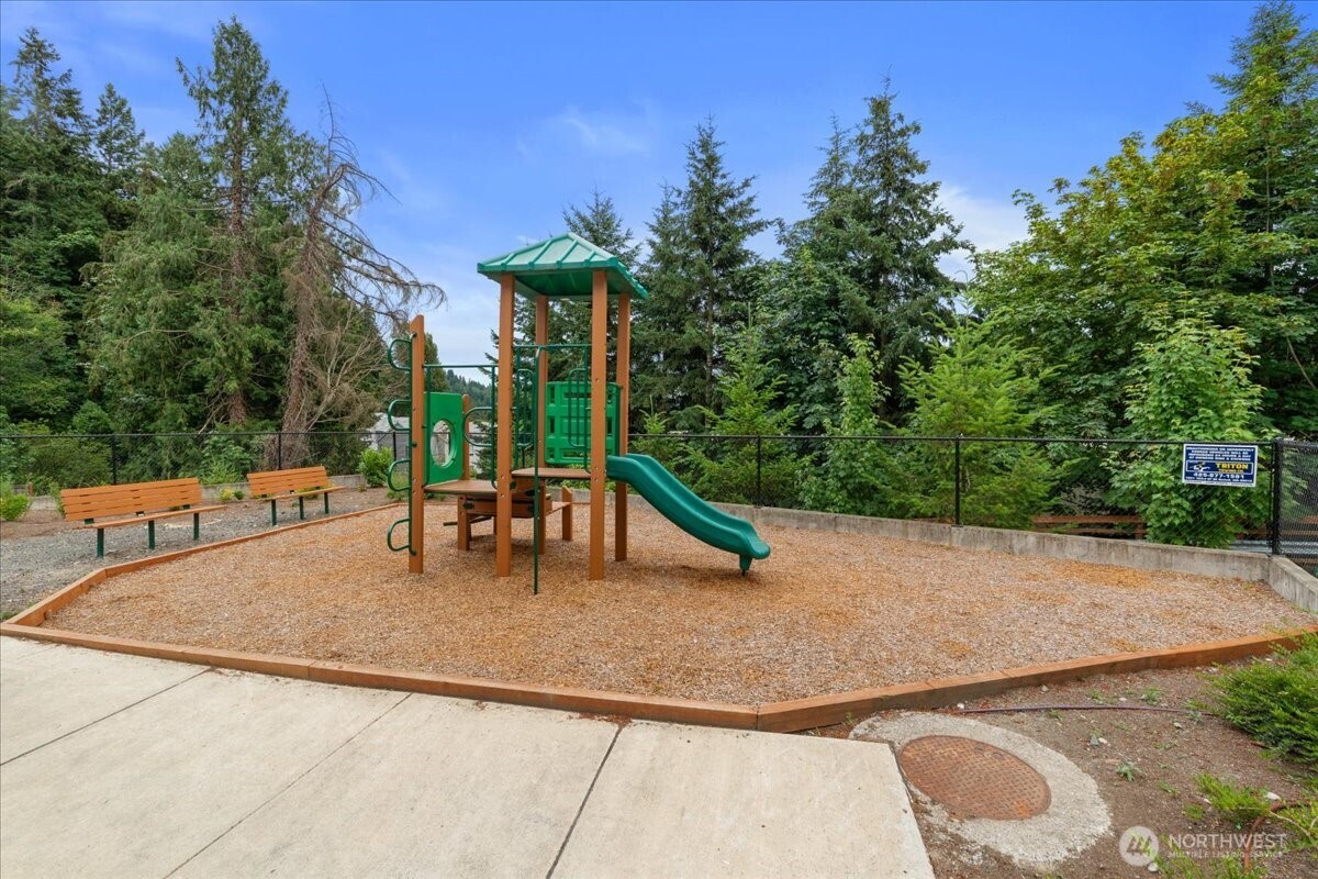 17335 90th Drive B Property Photo 38