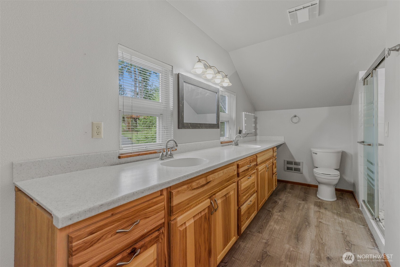 390 E Lakeshore Drive Property Photo 11