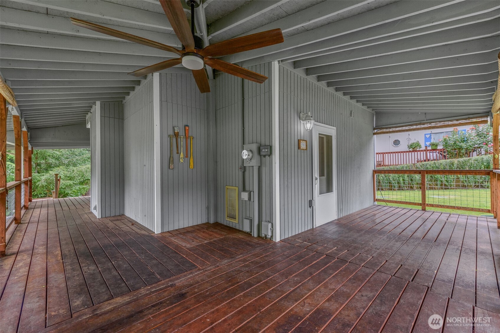 390 E Lakeshore Drive Property Photo 14