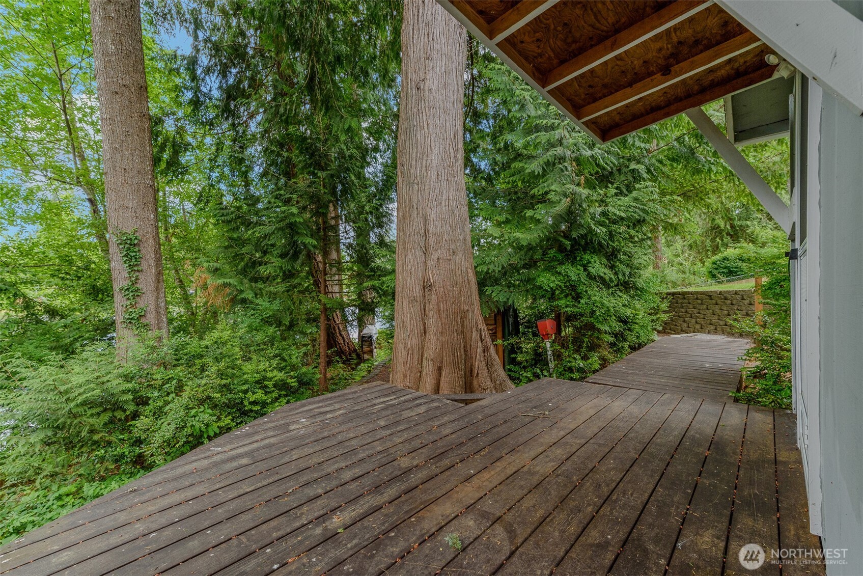 390 E Lakeshore Drive Property Photo 16