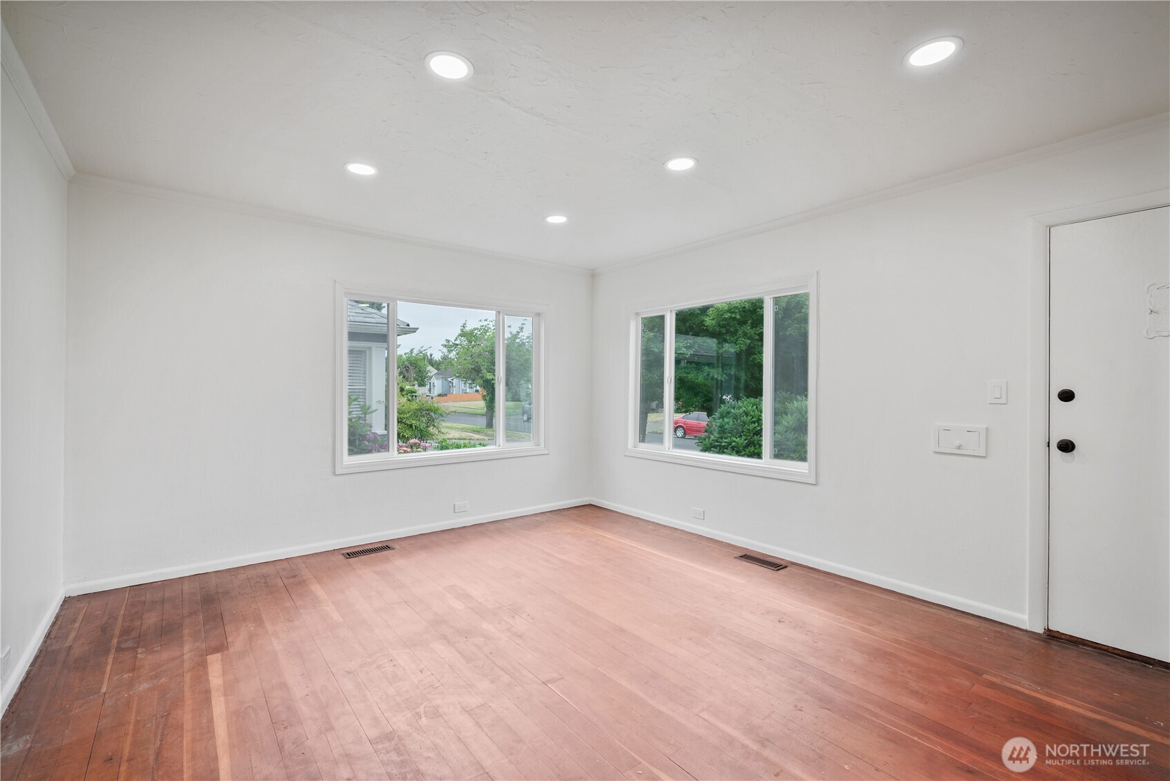 527 24th Avenue Property Photo 5