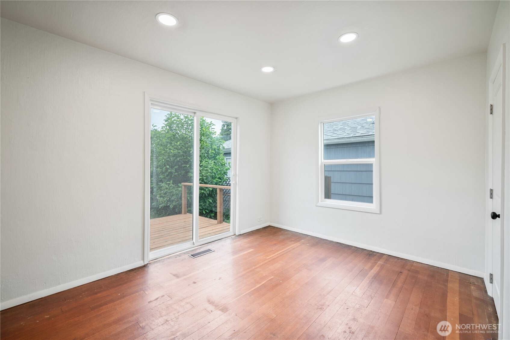 527 24th Avenue Property Photo 10