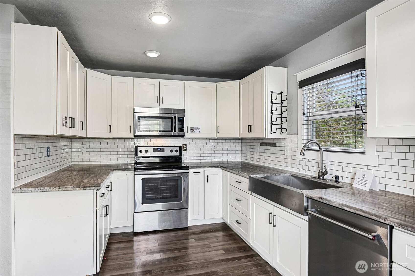 1204 4th Avenue Property Photo 4