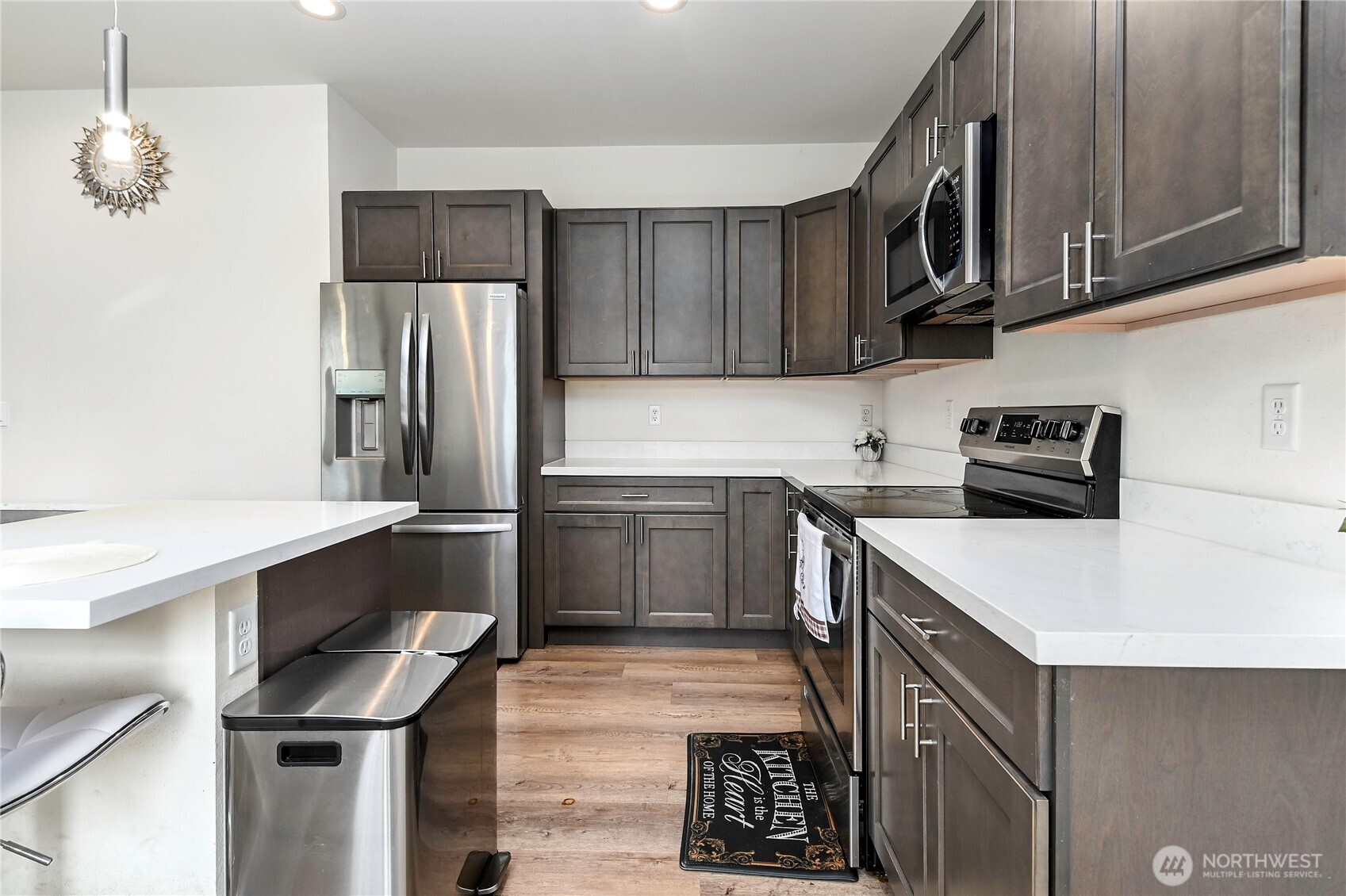 11512 3rd Place B Property Photo 9
