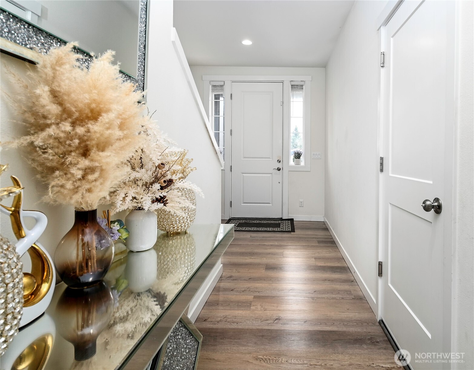 11512 3rd Place B Property Photo 11