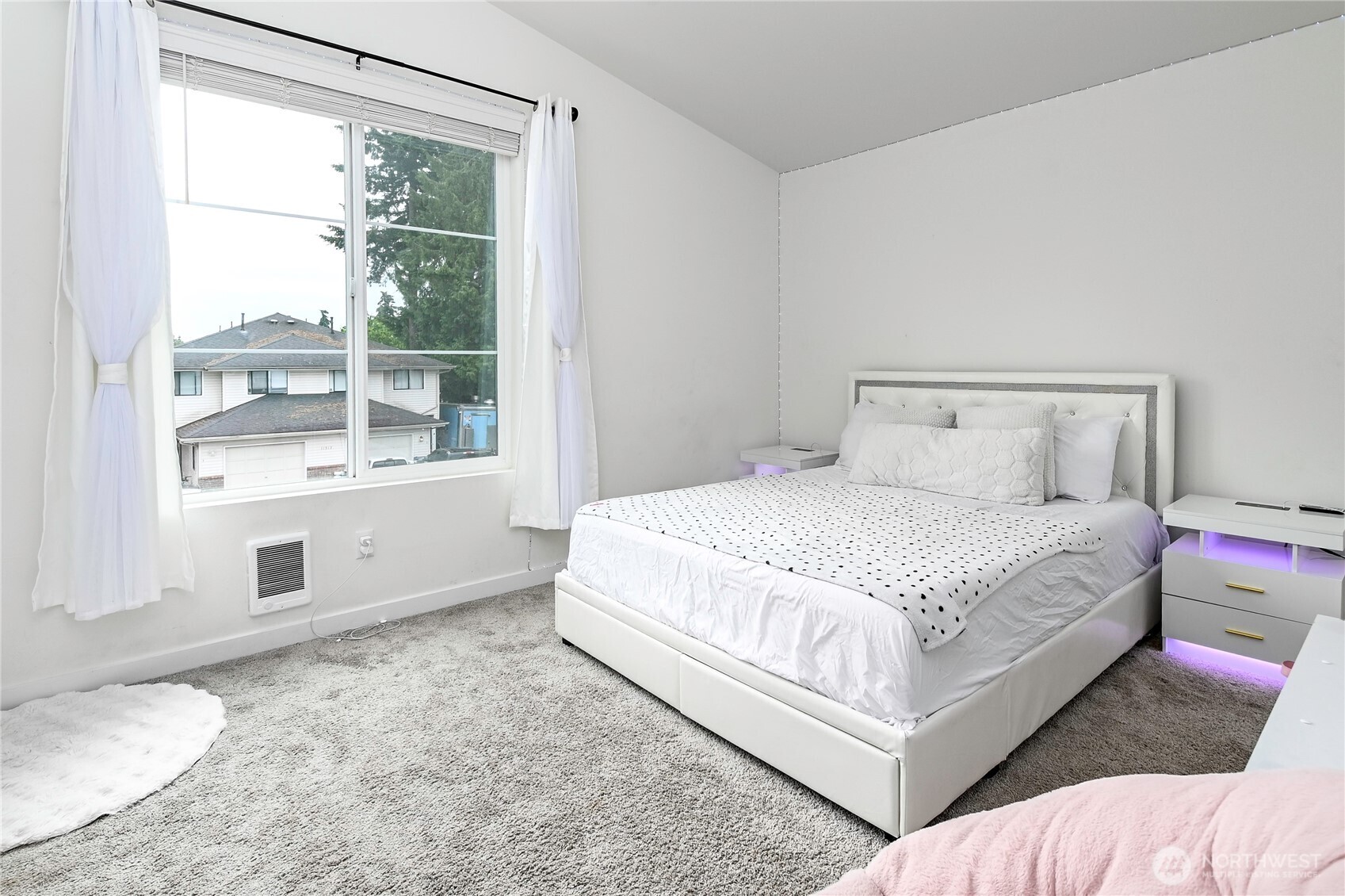 11512 3rd Place B Property Photo 13