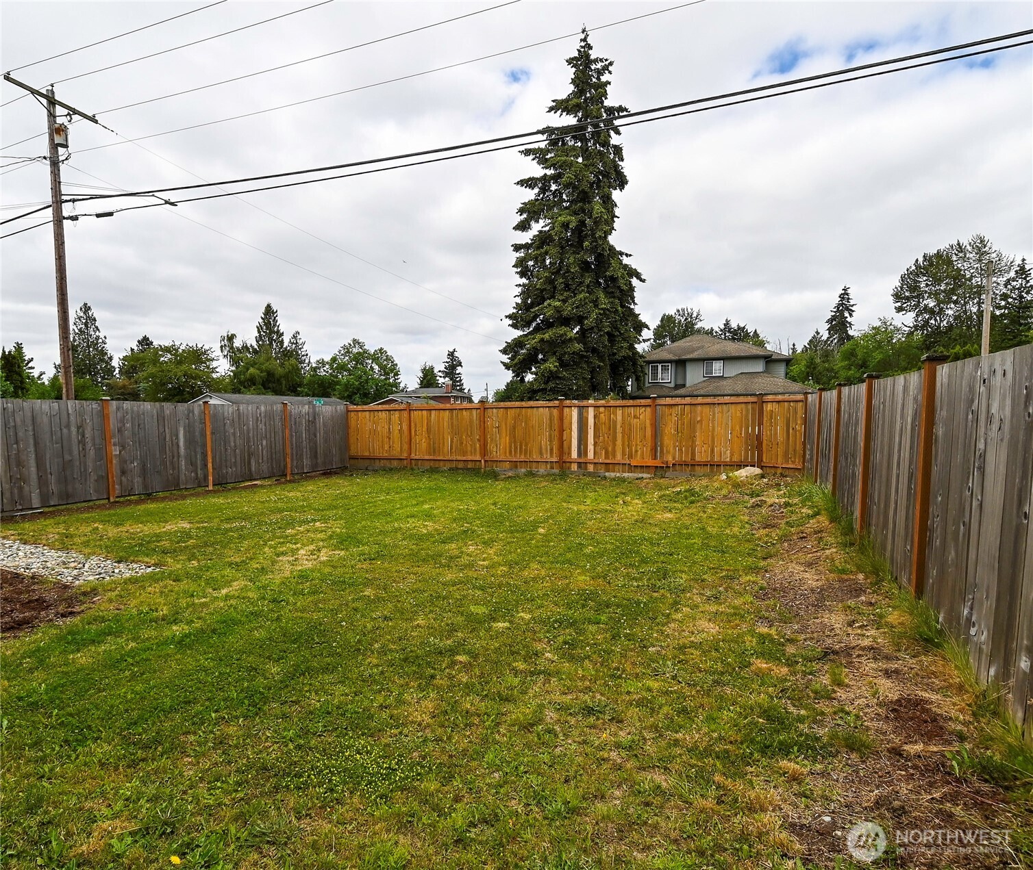 11512 3rd Place B Property Photo 25