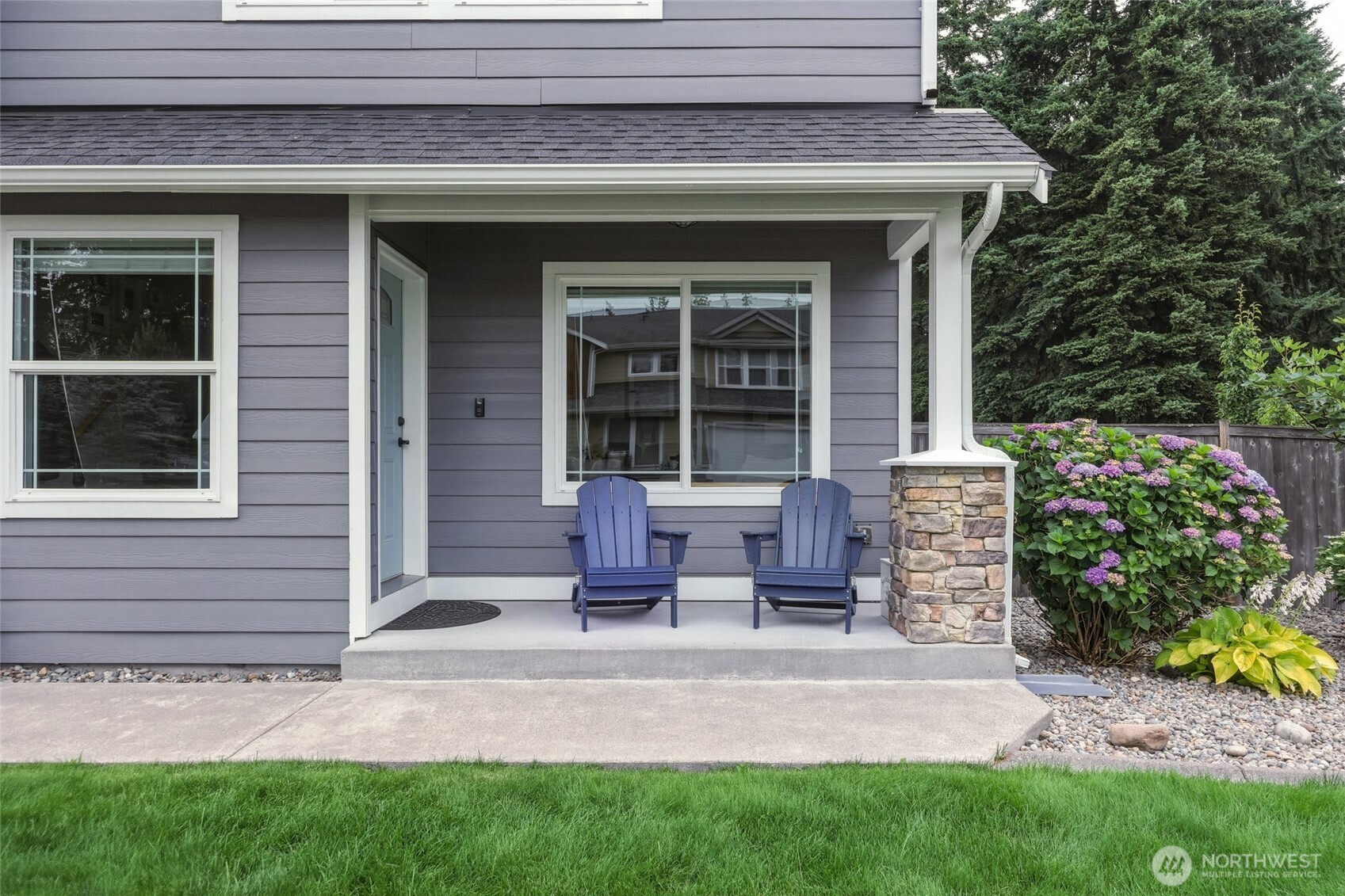303 135th Place Property Photo 4