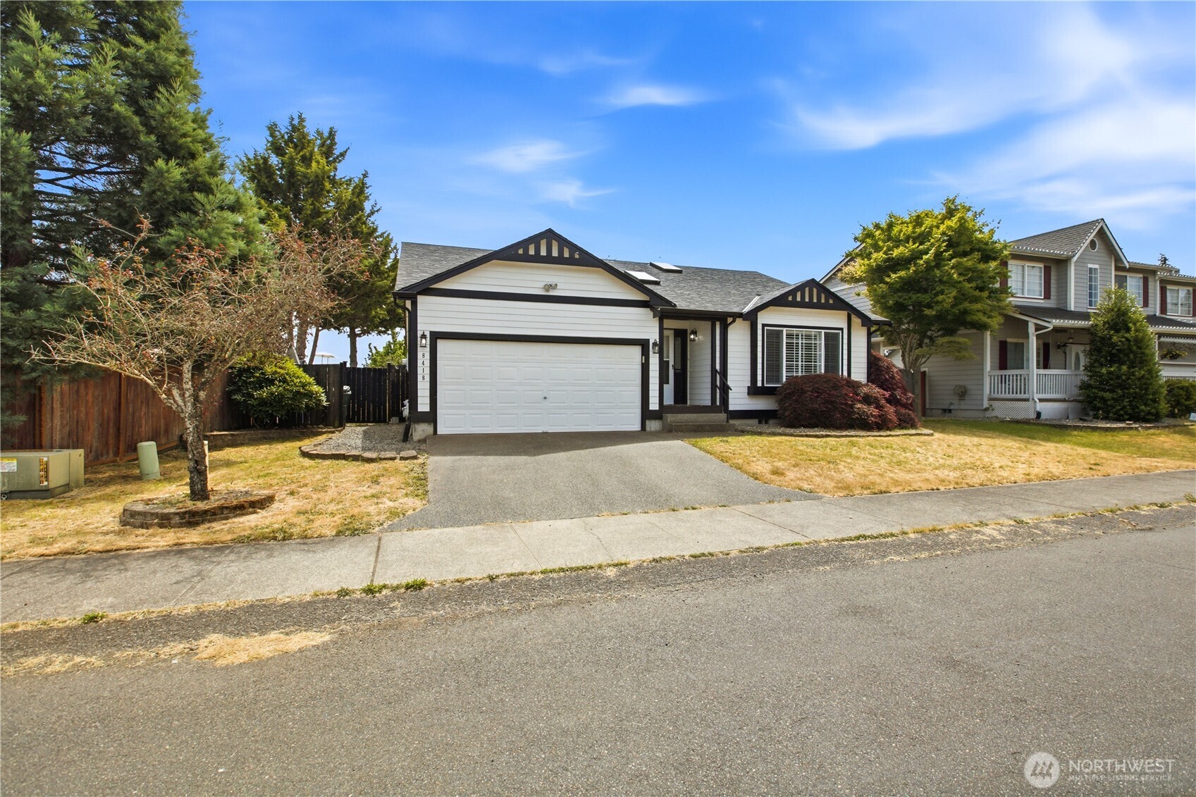 8418 201st Street Property Photo 3