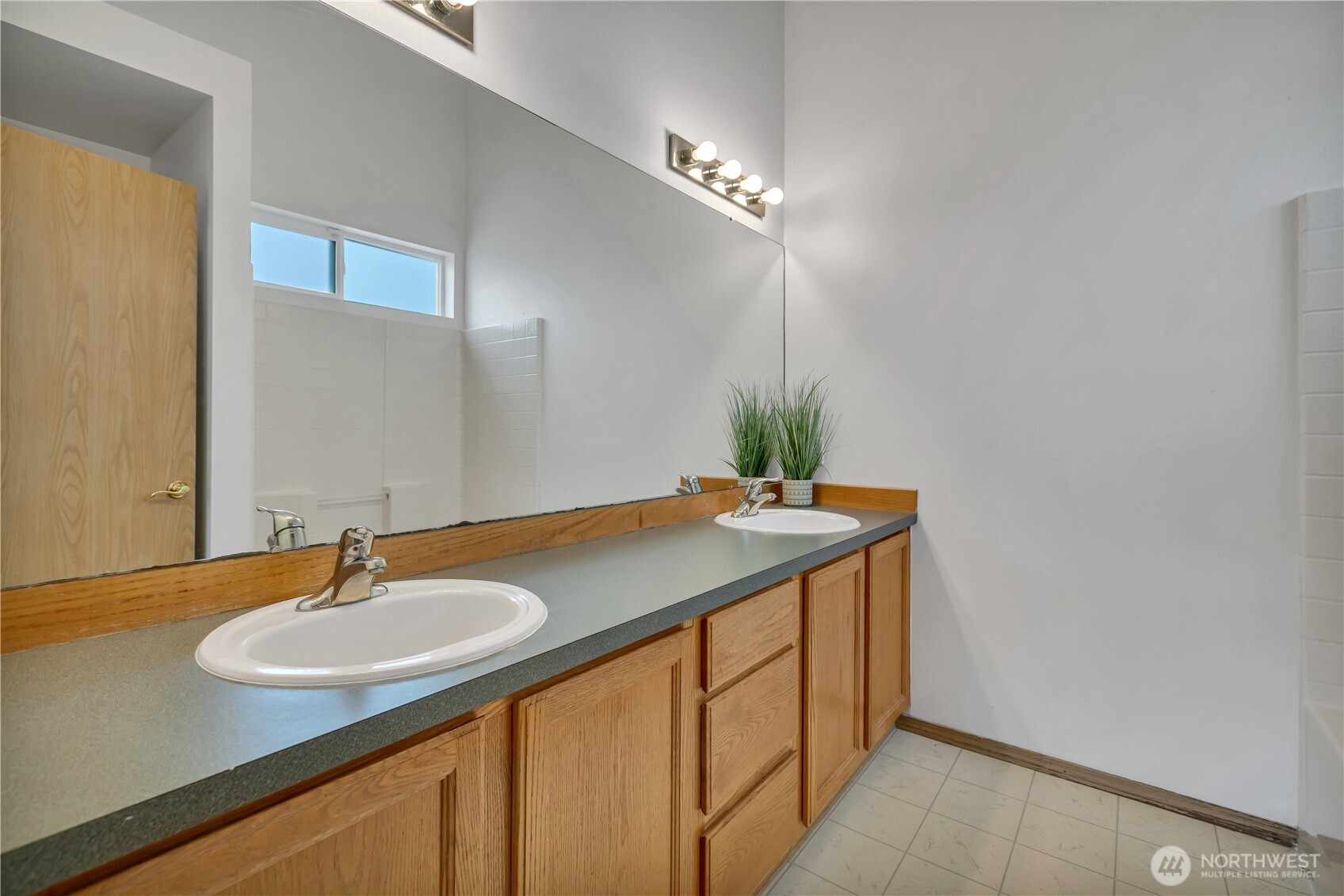 8418 201st Street Property Photo 21