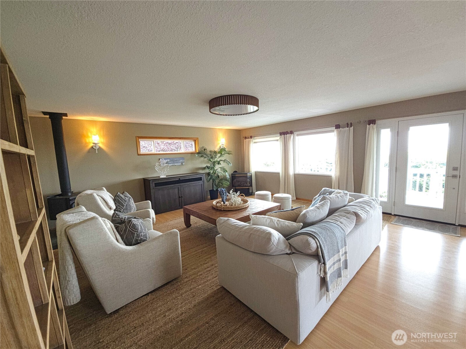 240 Stringtown Road Property Photo 4