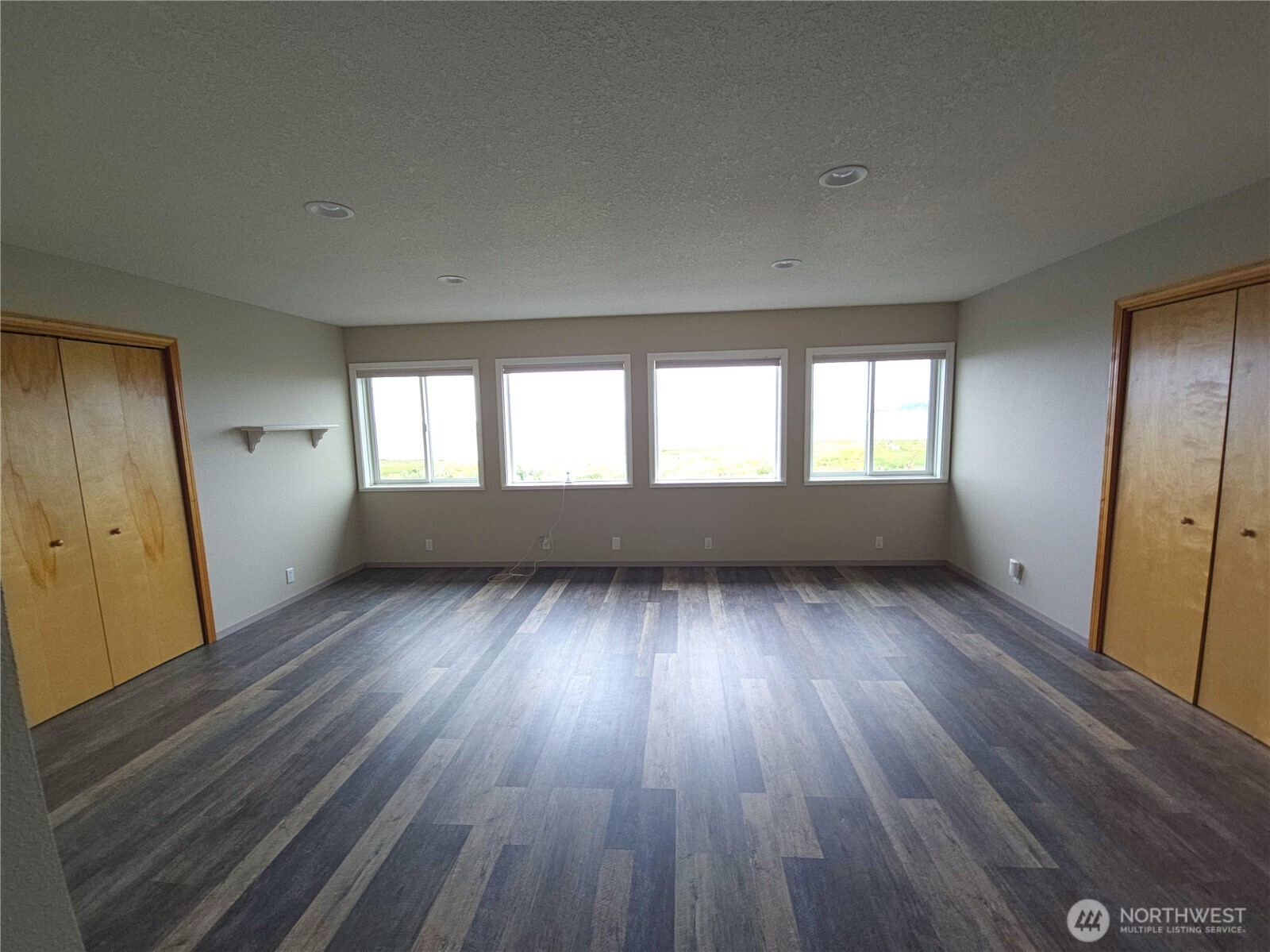 240 Stringtown Road Property Photo 12