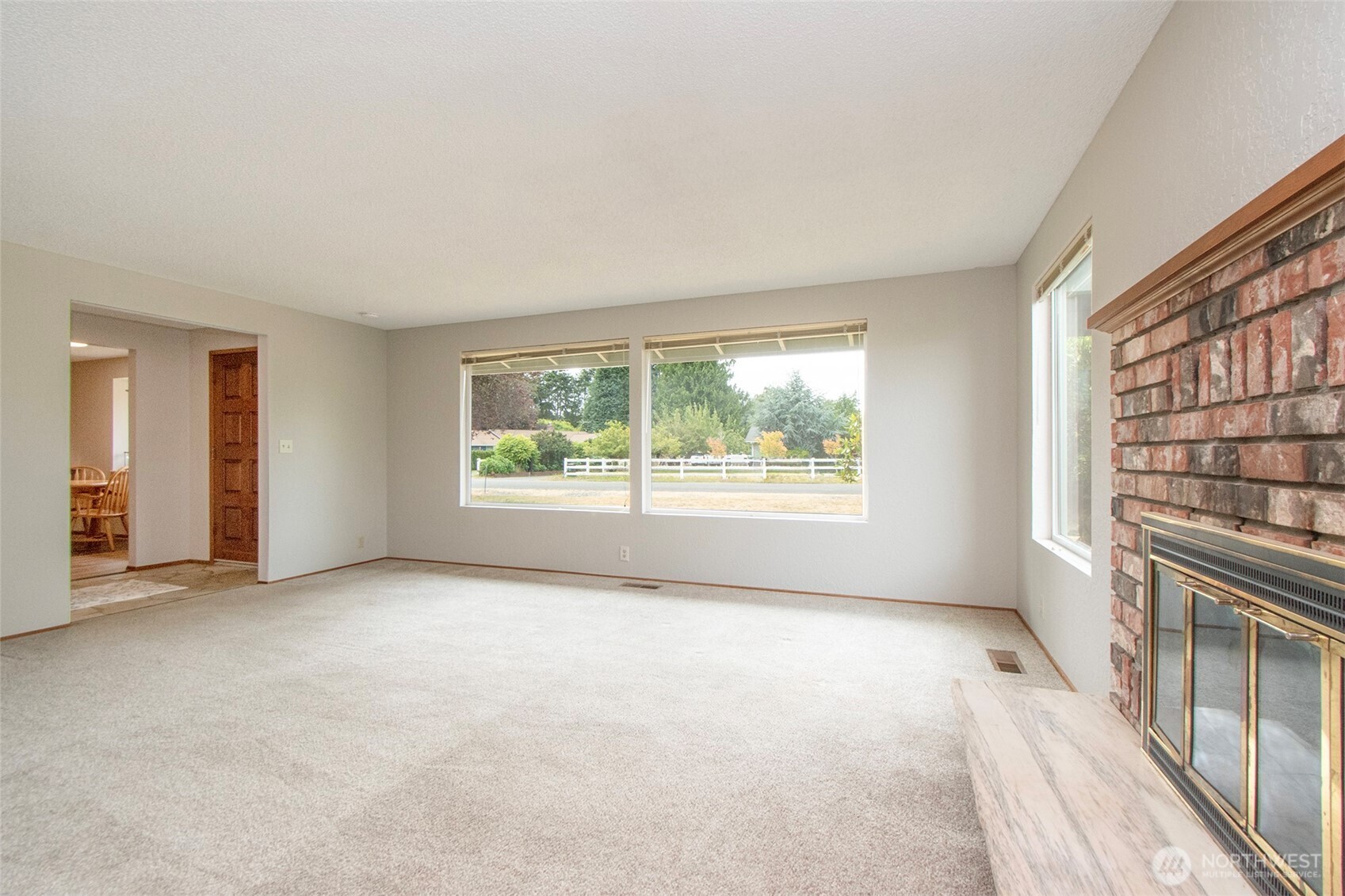 860 Thornton Drive Property Photo 5