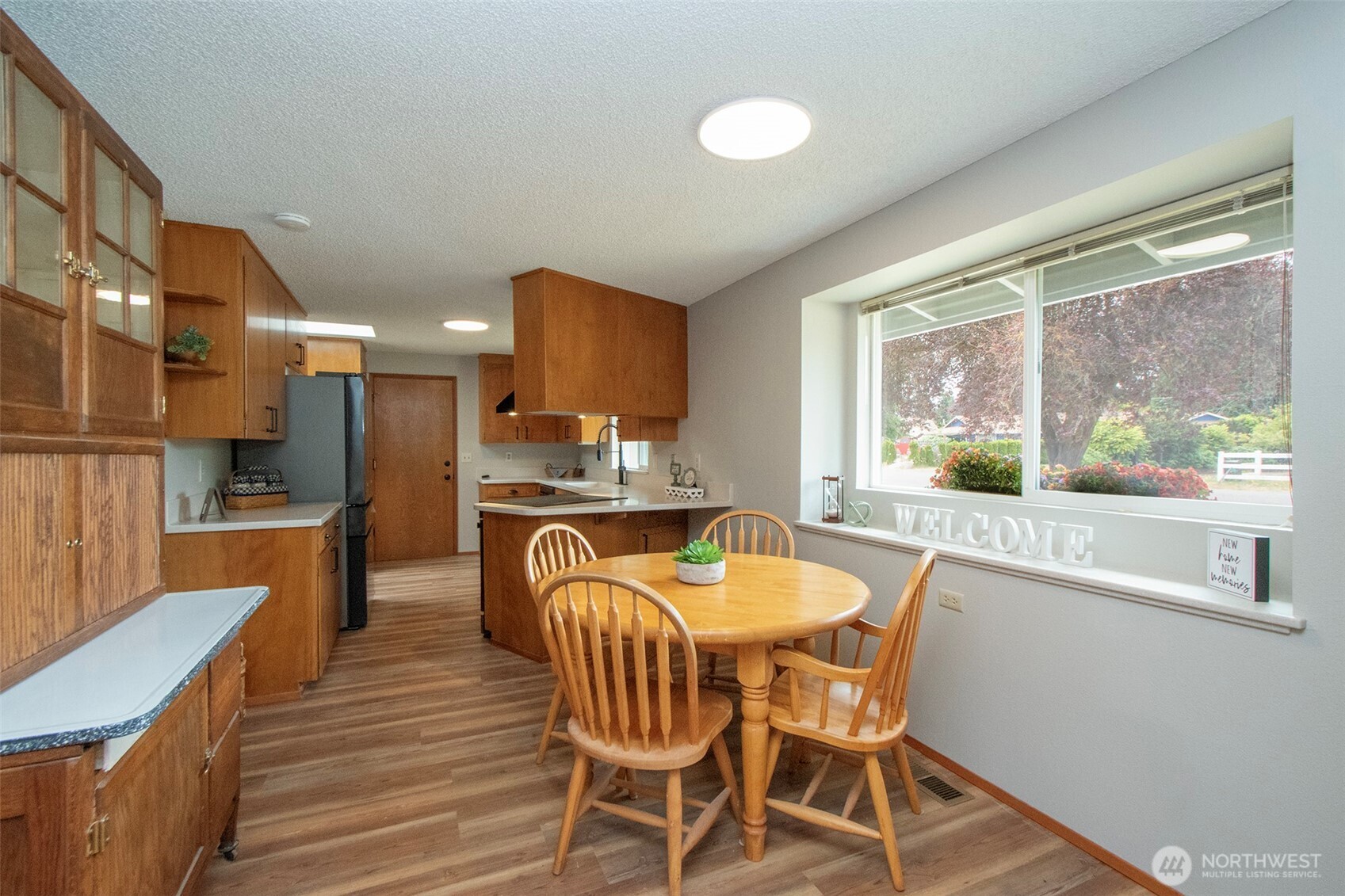 860 Thornton Drive Property Photo 6