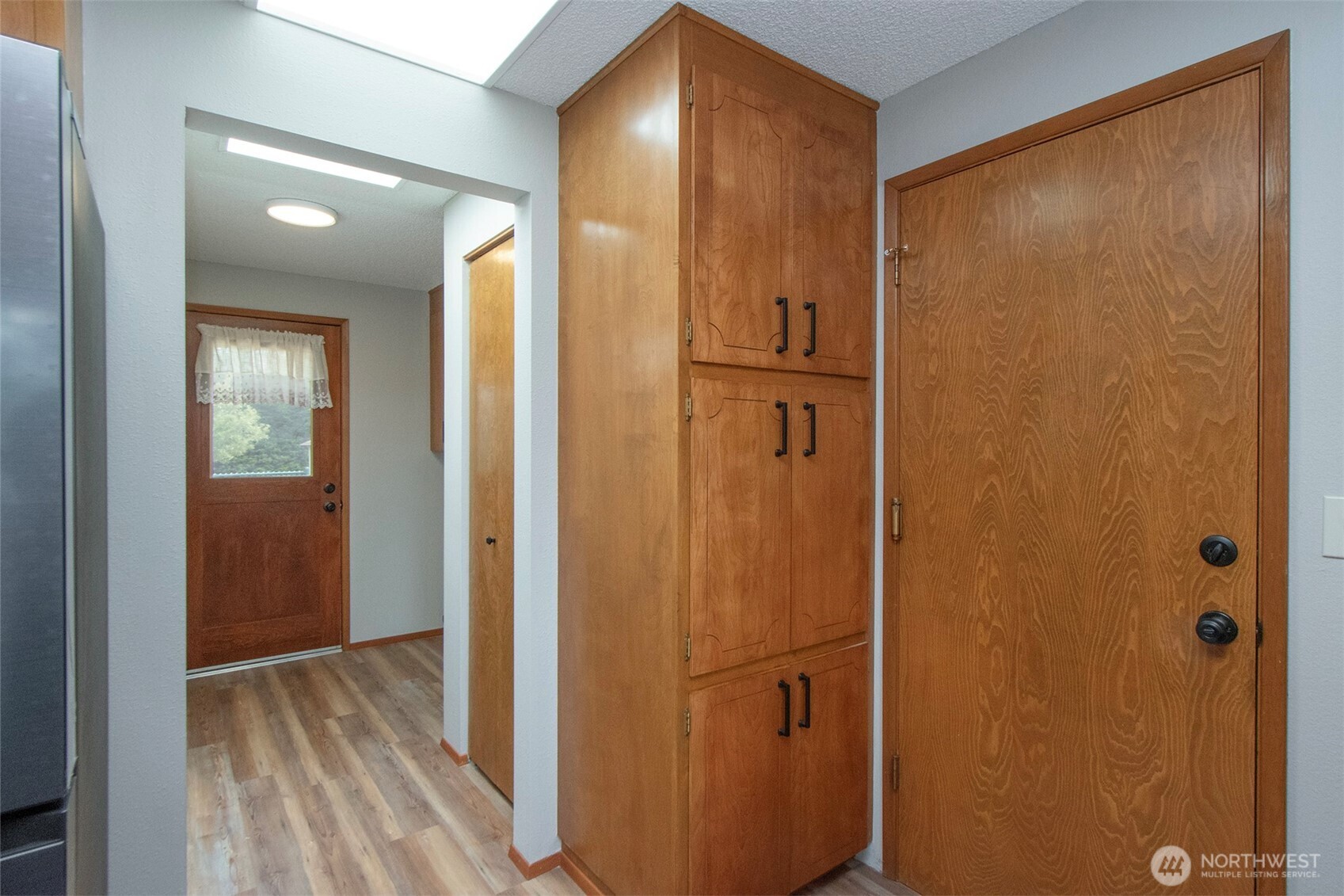 860 Thornton Drive Property Photo 10