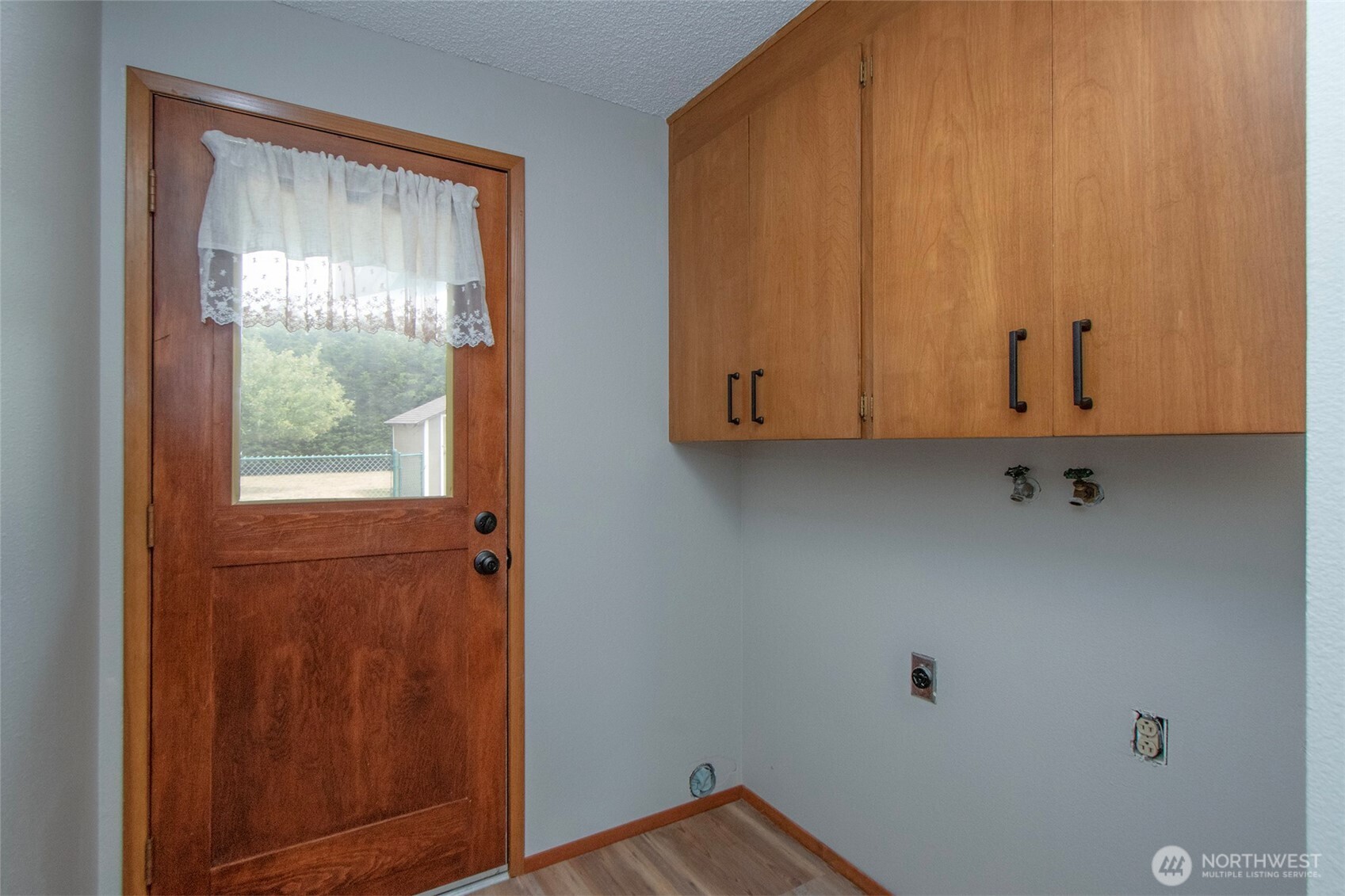 860 Thornton Drive Property Photo 11