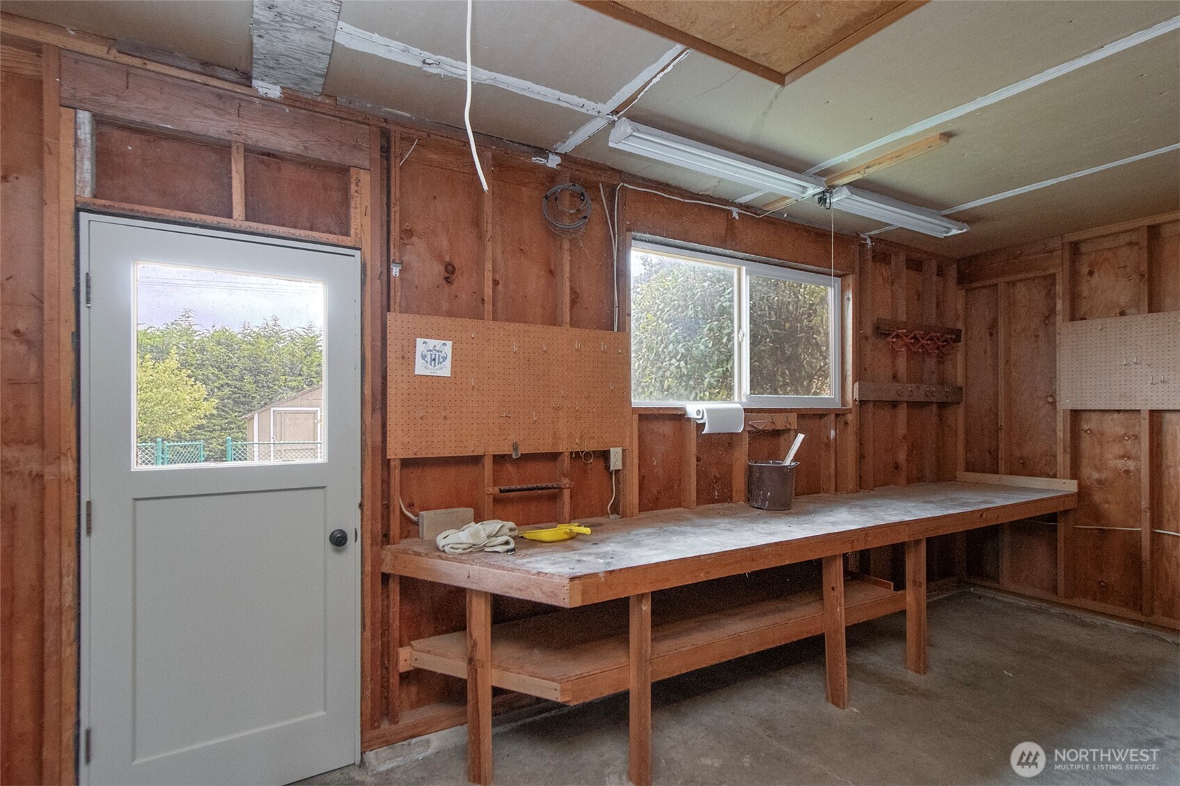 860 Thornton Drive Property Photo 28