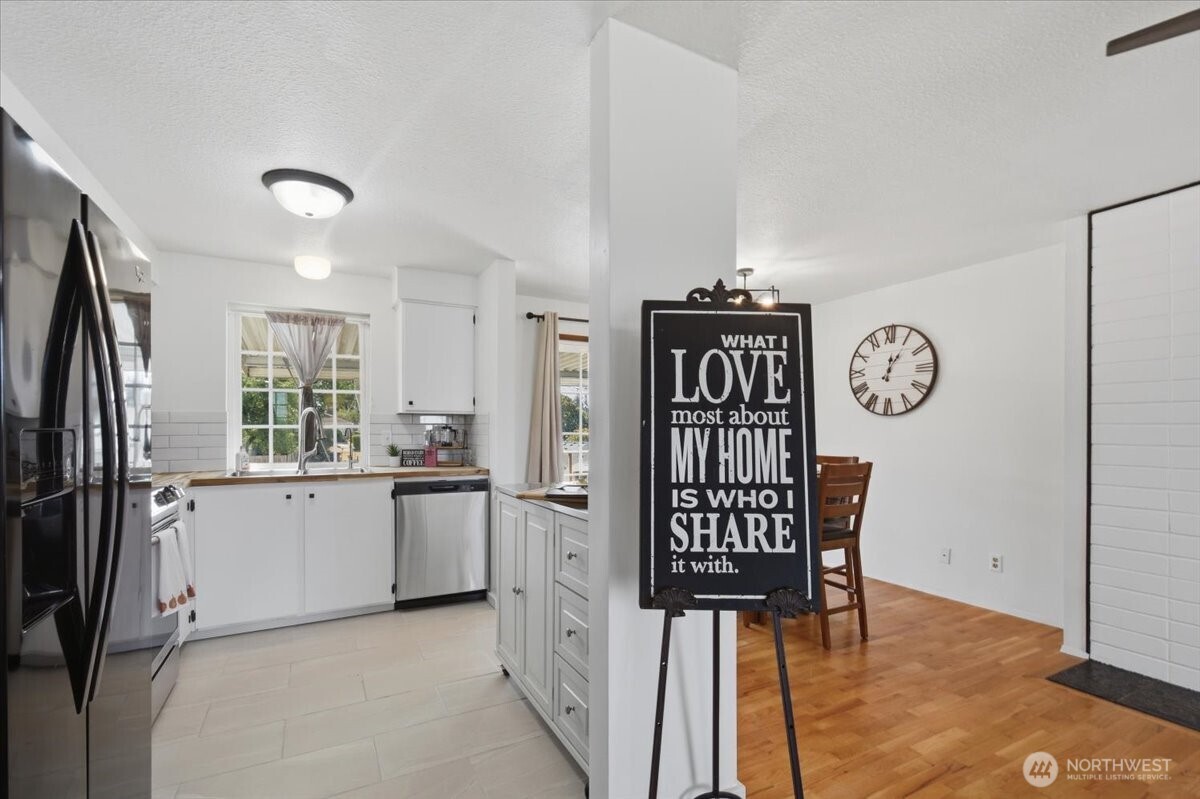 1726 E 59th Street Property Photo 3