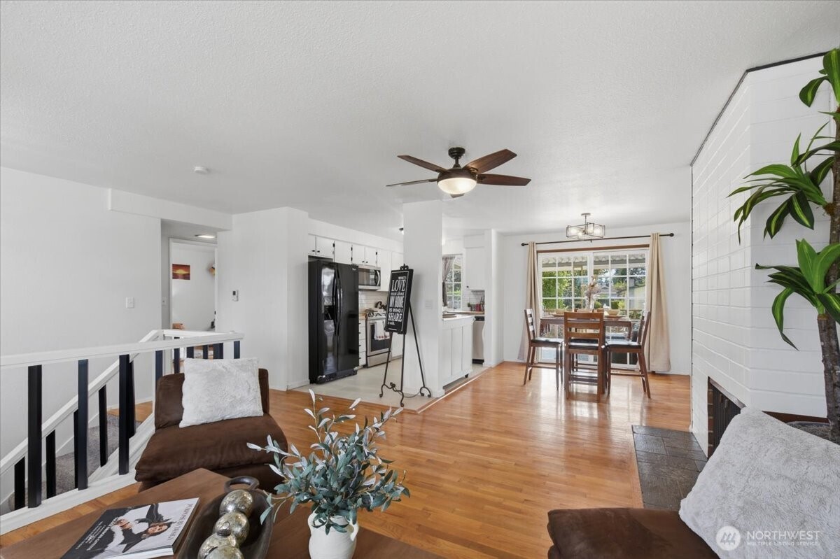 1726 E 59th Street Property Photo 9