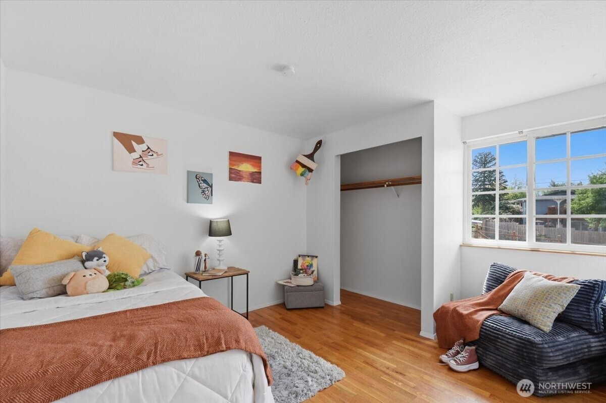 1726 E 59th Street Property Photo 13