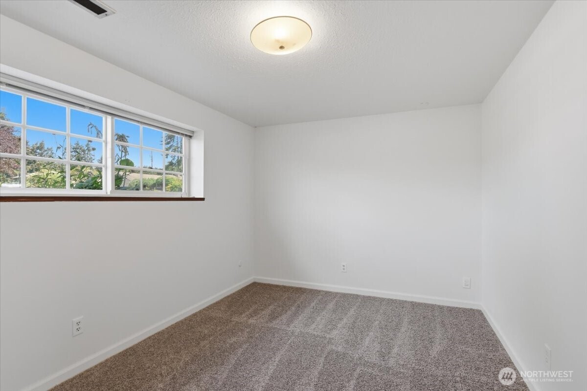 1726 E 59th Street Property Photo 15