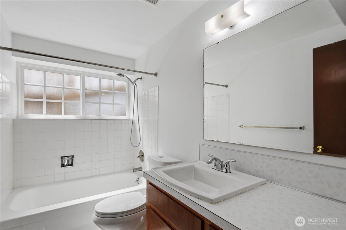 1726 E 59th Street Property Photo 17