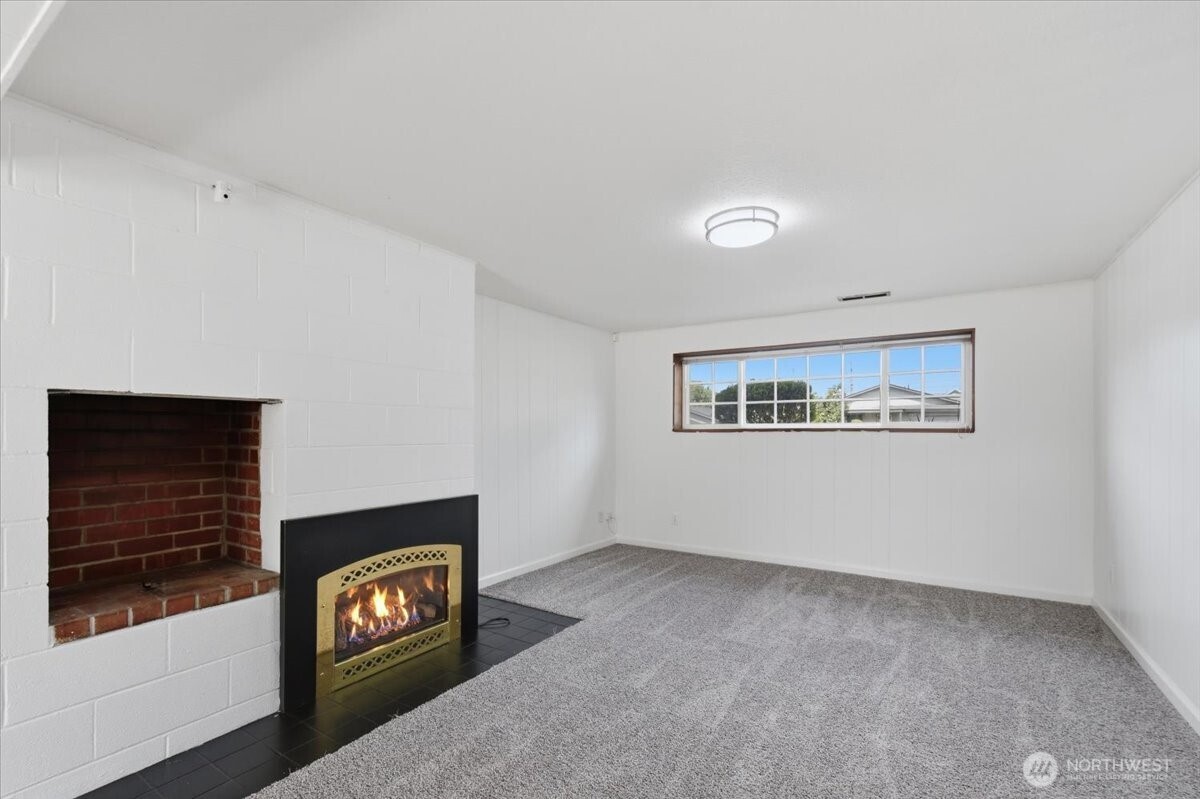 1726 E 59th Street Property Photo 19