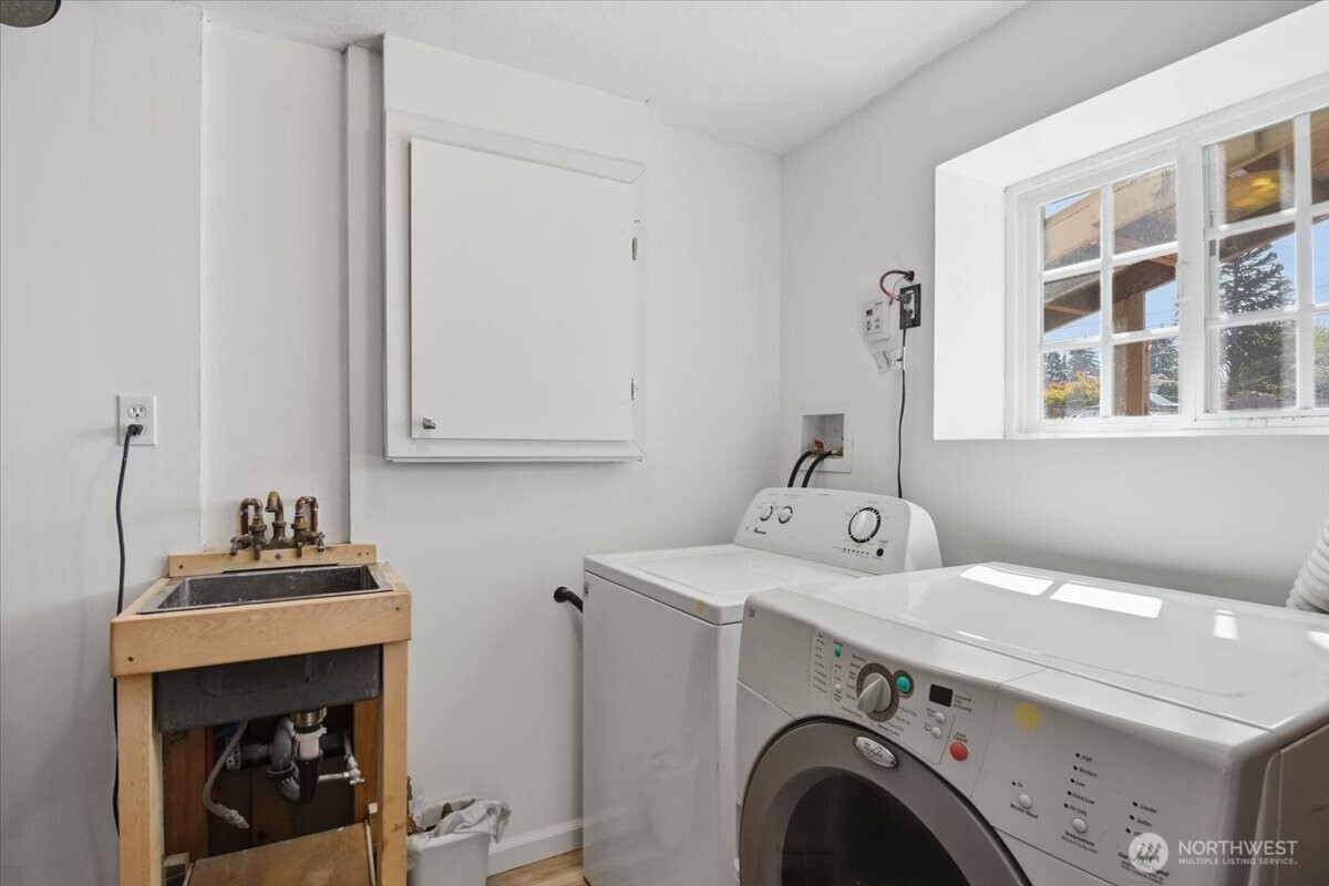 1726 E 59th Street Property Photo 21