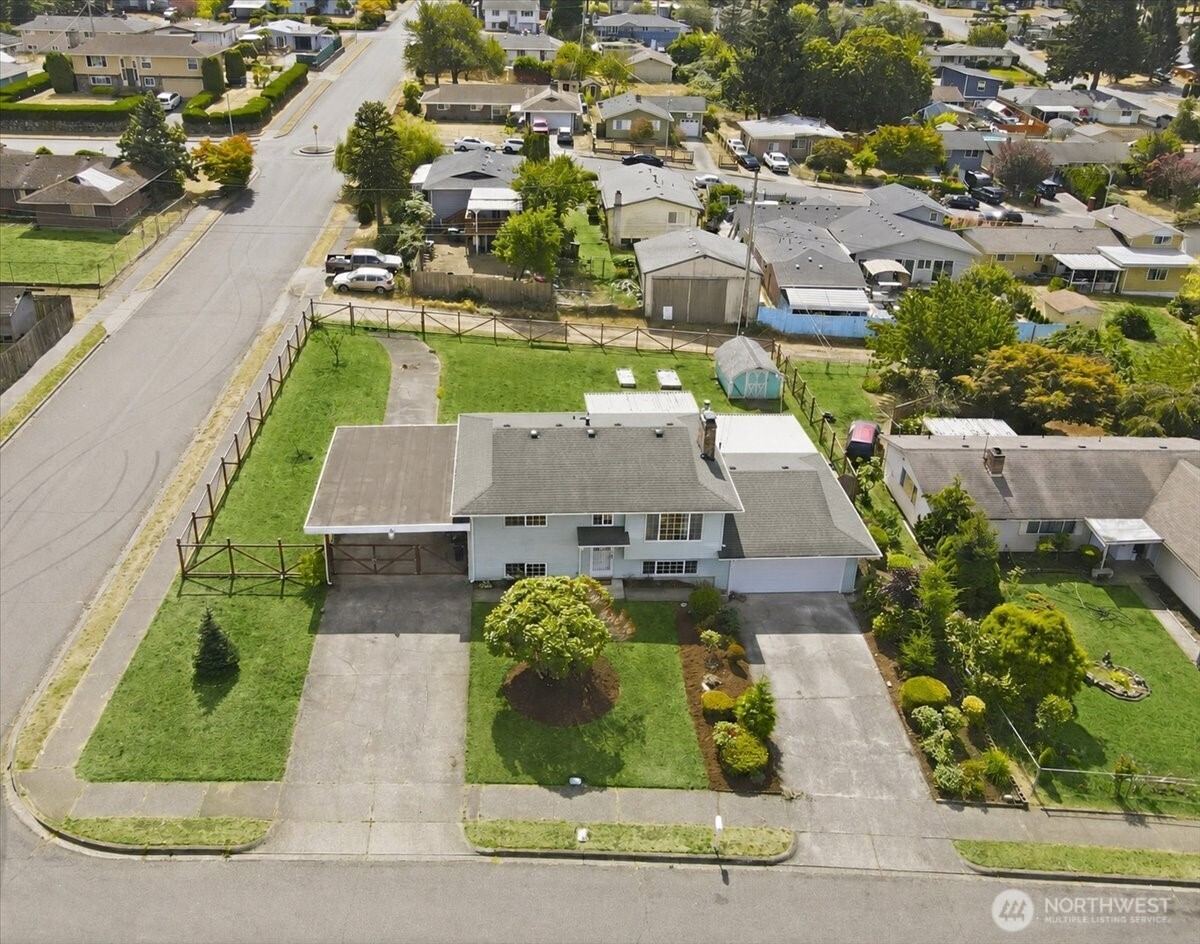 1726 E 59th Street Property Photo 24