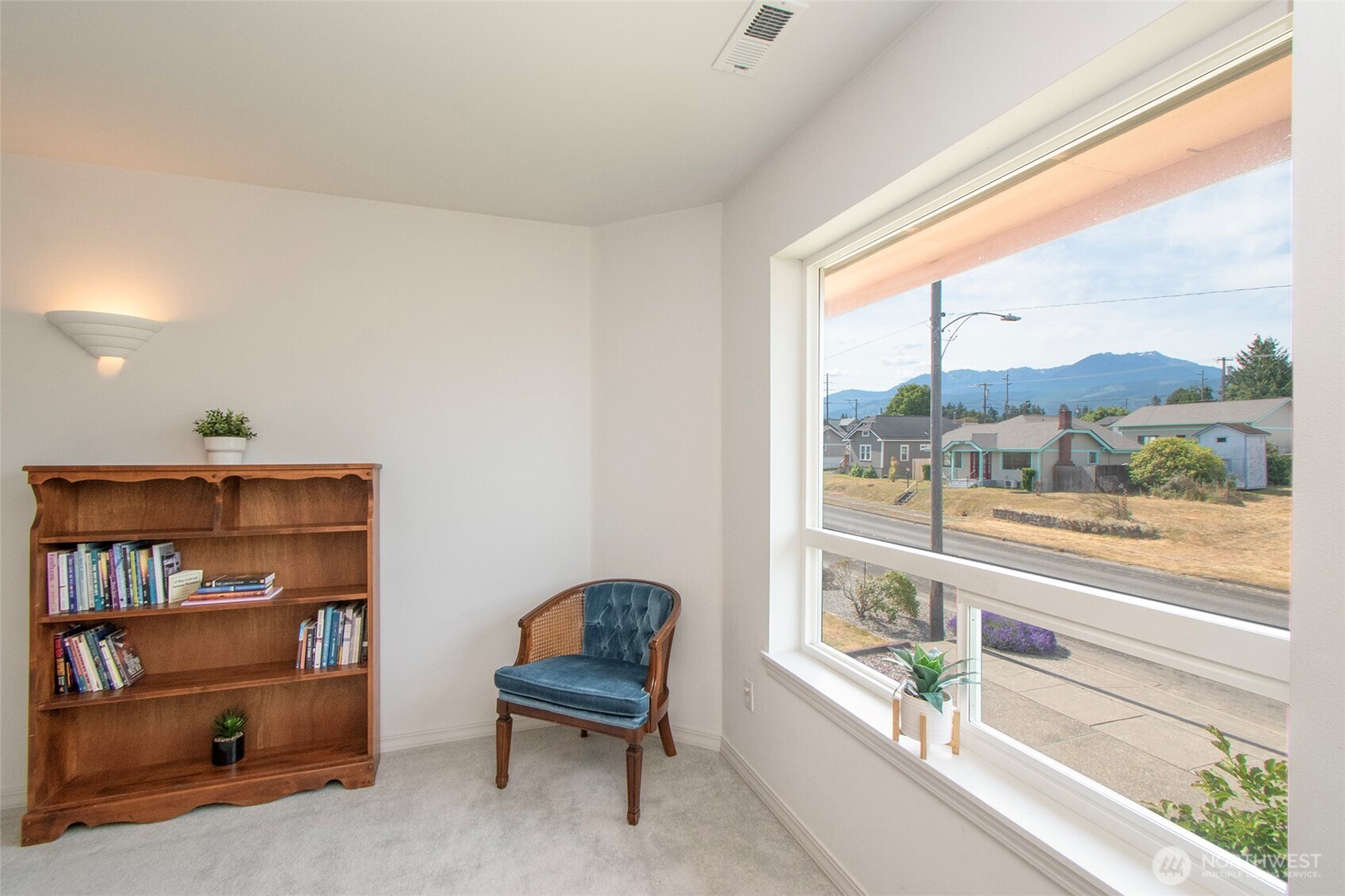 1623 W Fifth Street Property Photo 18
