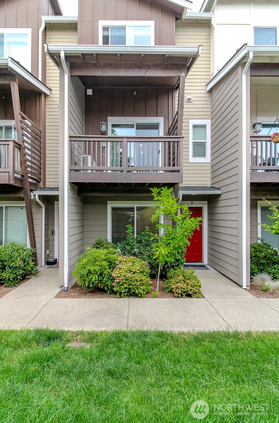 17417 118th Ave CT E F Property Photo 1
