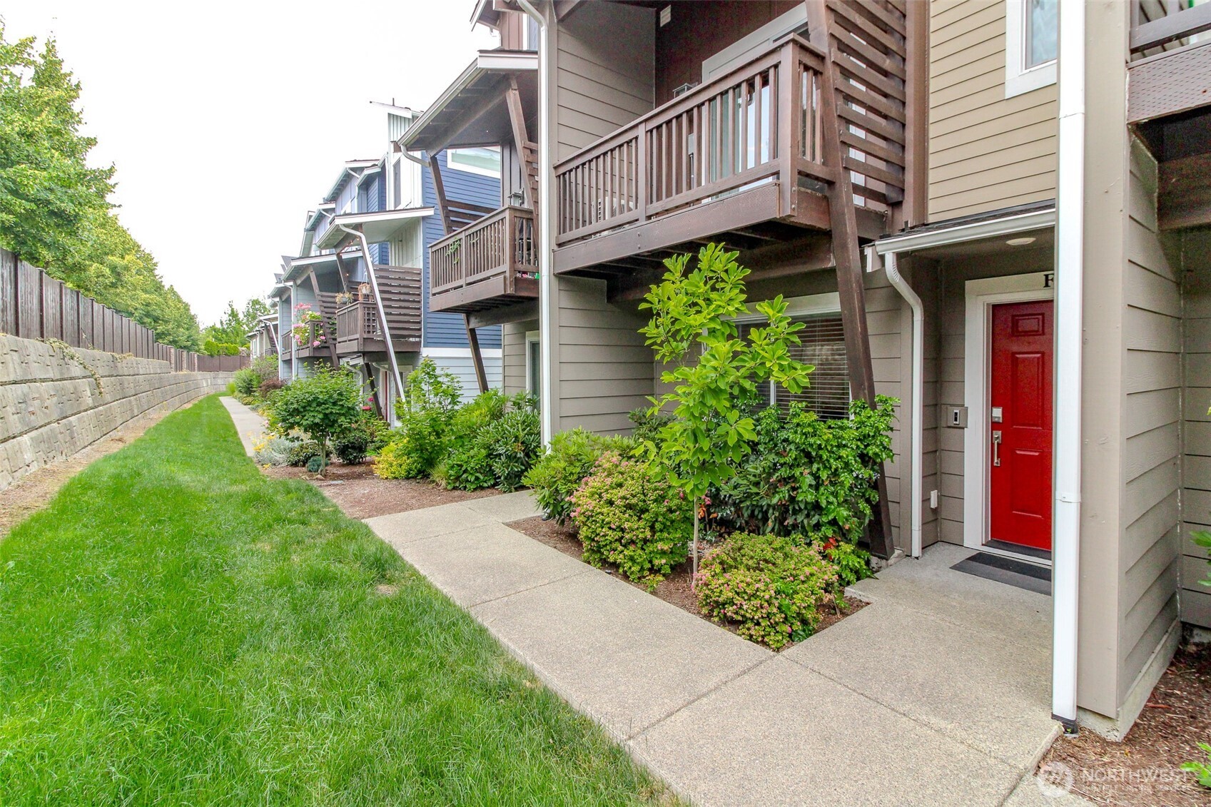17417 118th Ave Ct E F Property Photo 3