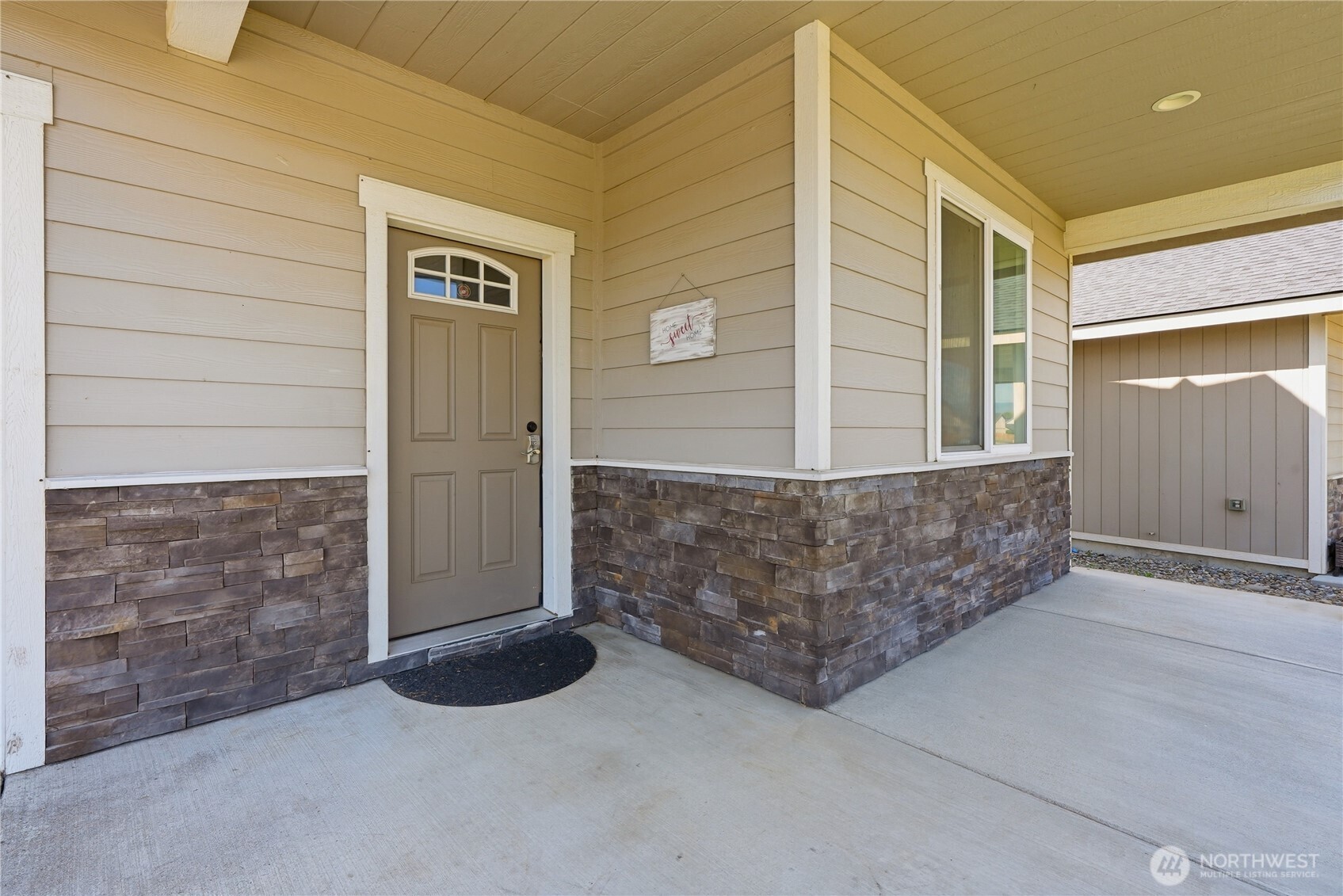 1904 W Sunnyview Lane Property Photo 2