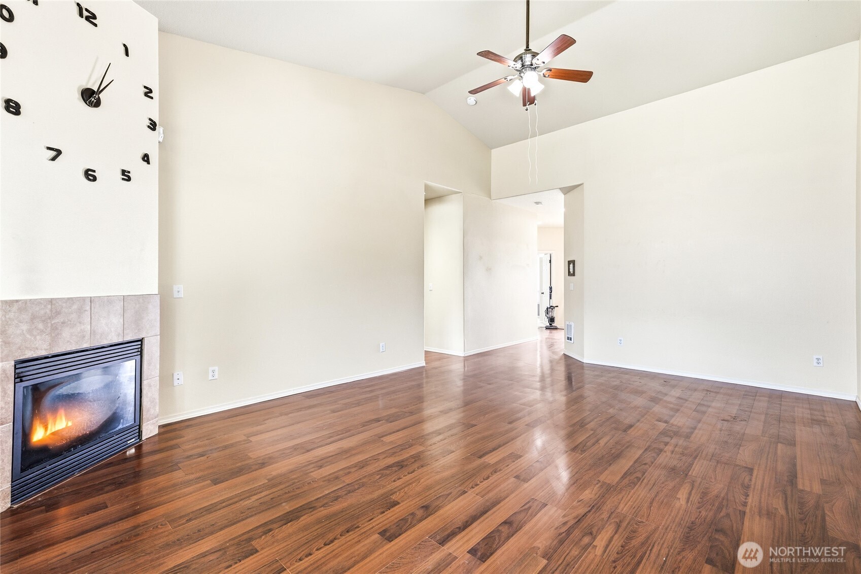 90 Glen Gate Loop Property Photo 8