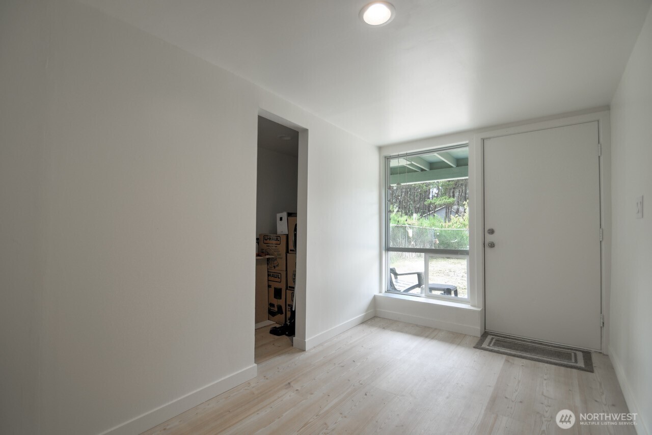 912 Surf Street Property Photo 13
