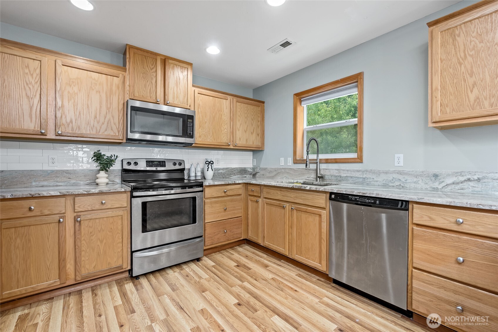 908 Daffodil Avenue Property Photo 12