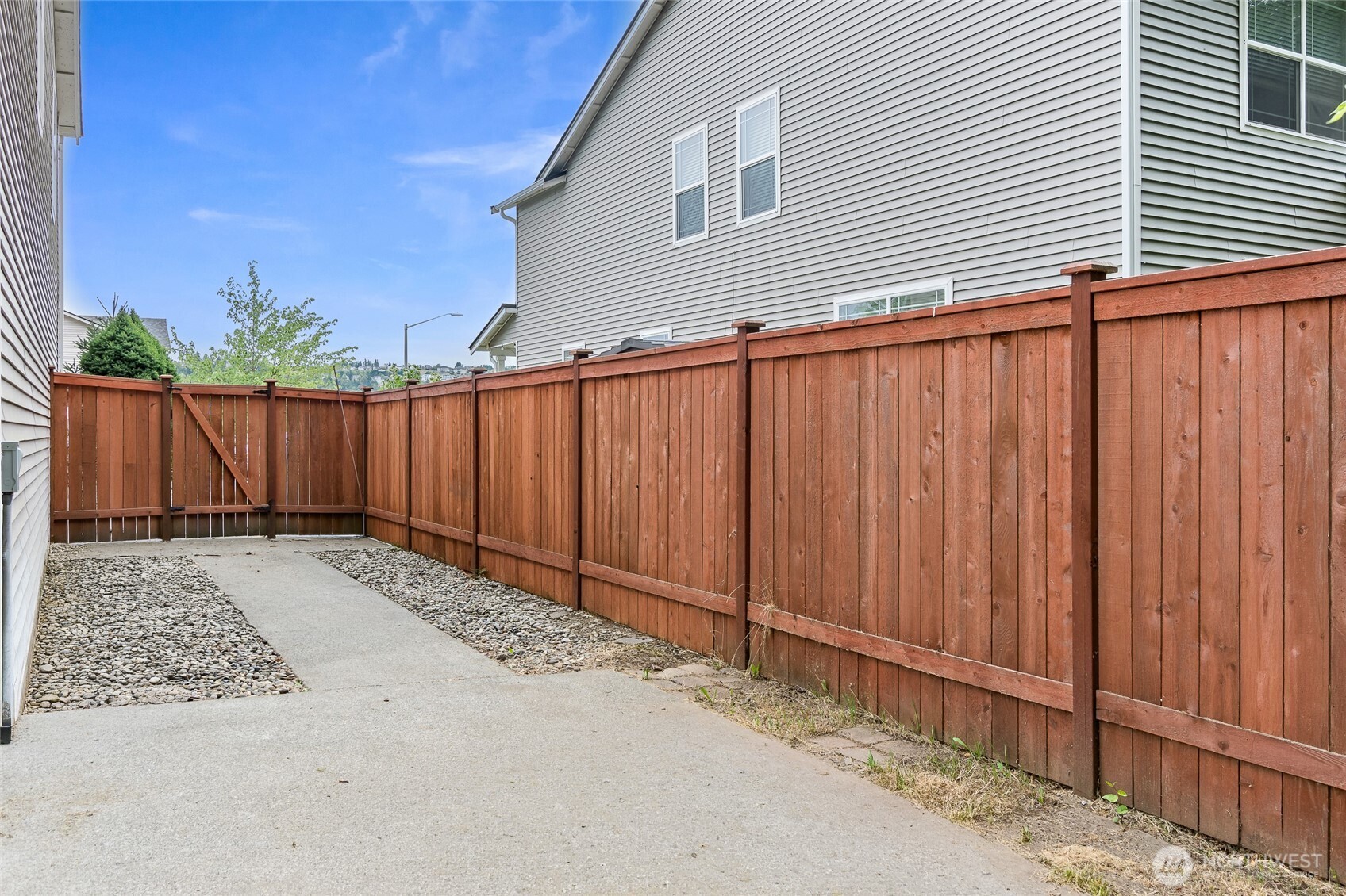 908 Daffodil Avenue Property Photo 34