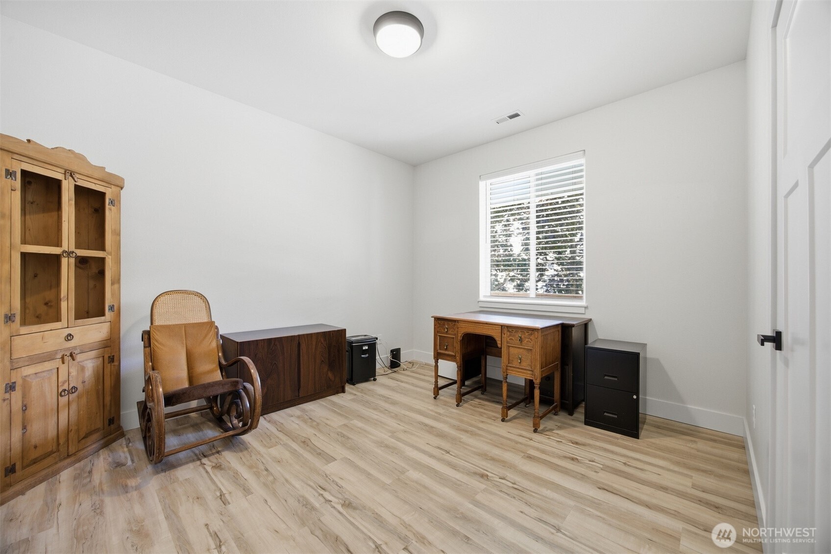 533 Second Street Property Photo 5