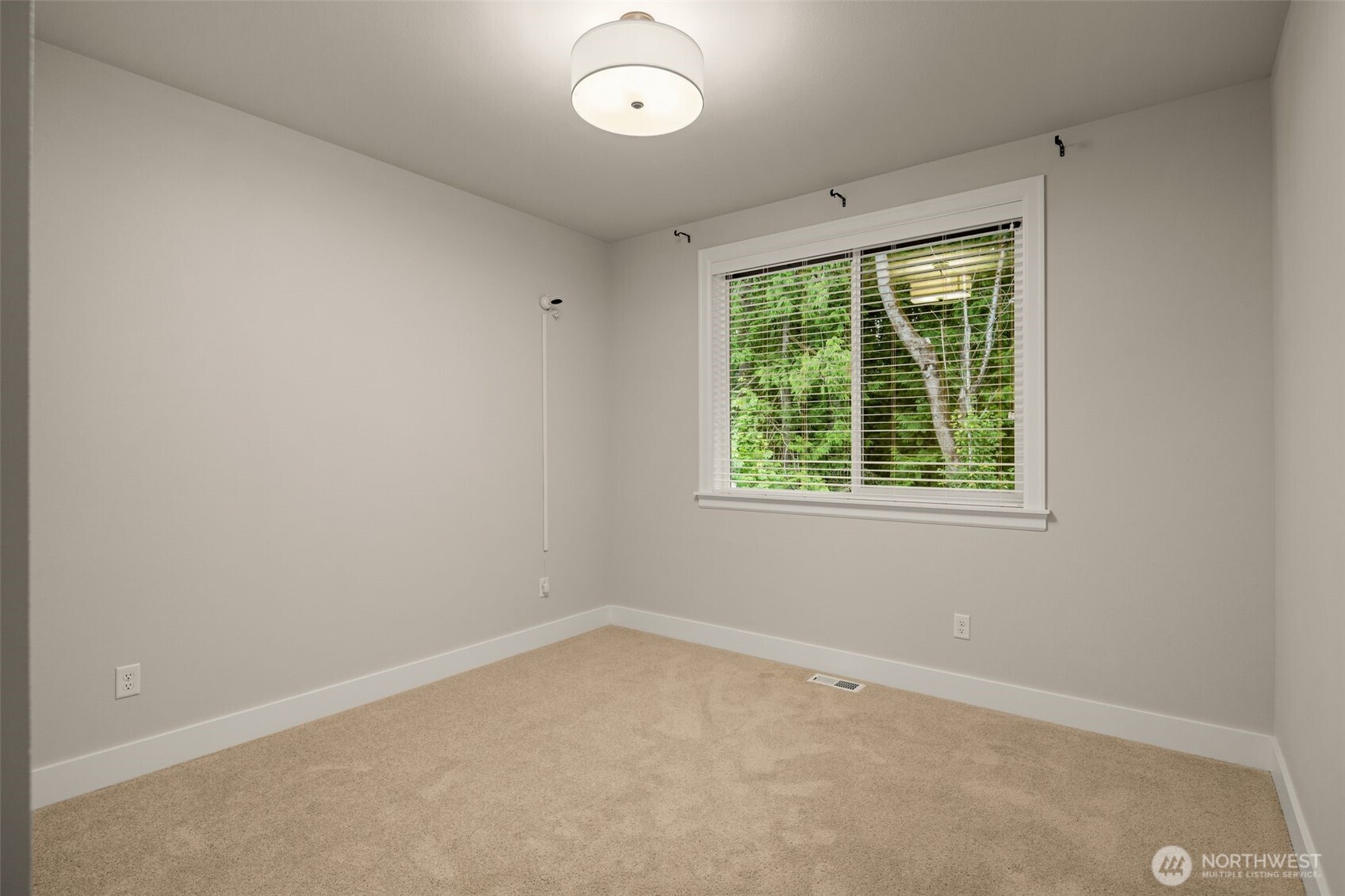 24480 Ne 19th Place Property Photo 33