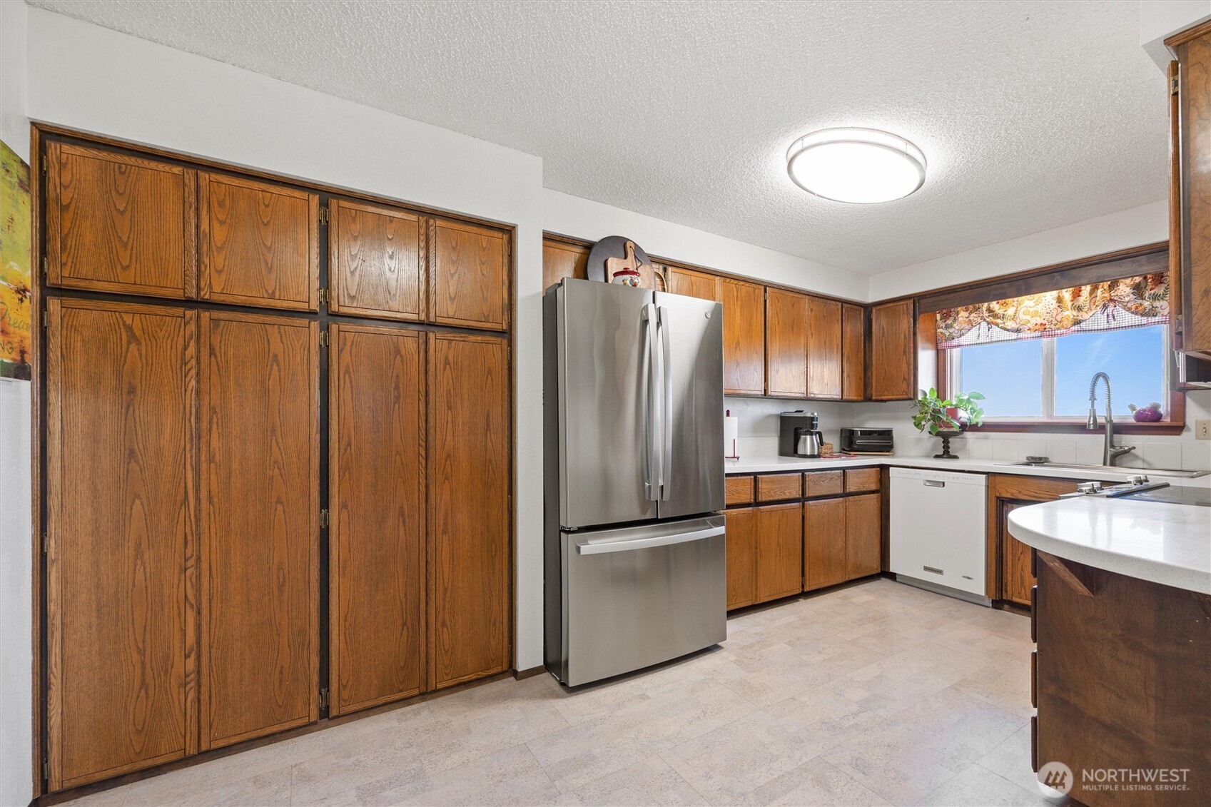 703 S 48th Avenue Property Photo 14