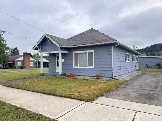 618 Sw Chehalis Avenue Property Photo 1